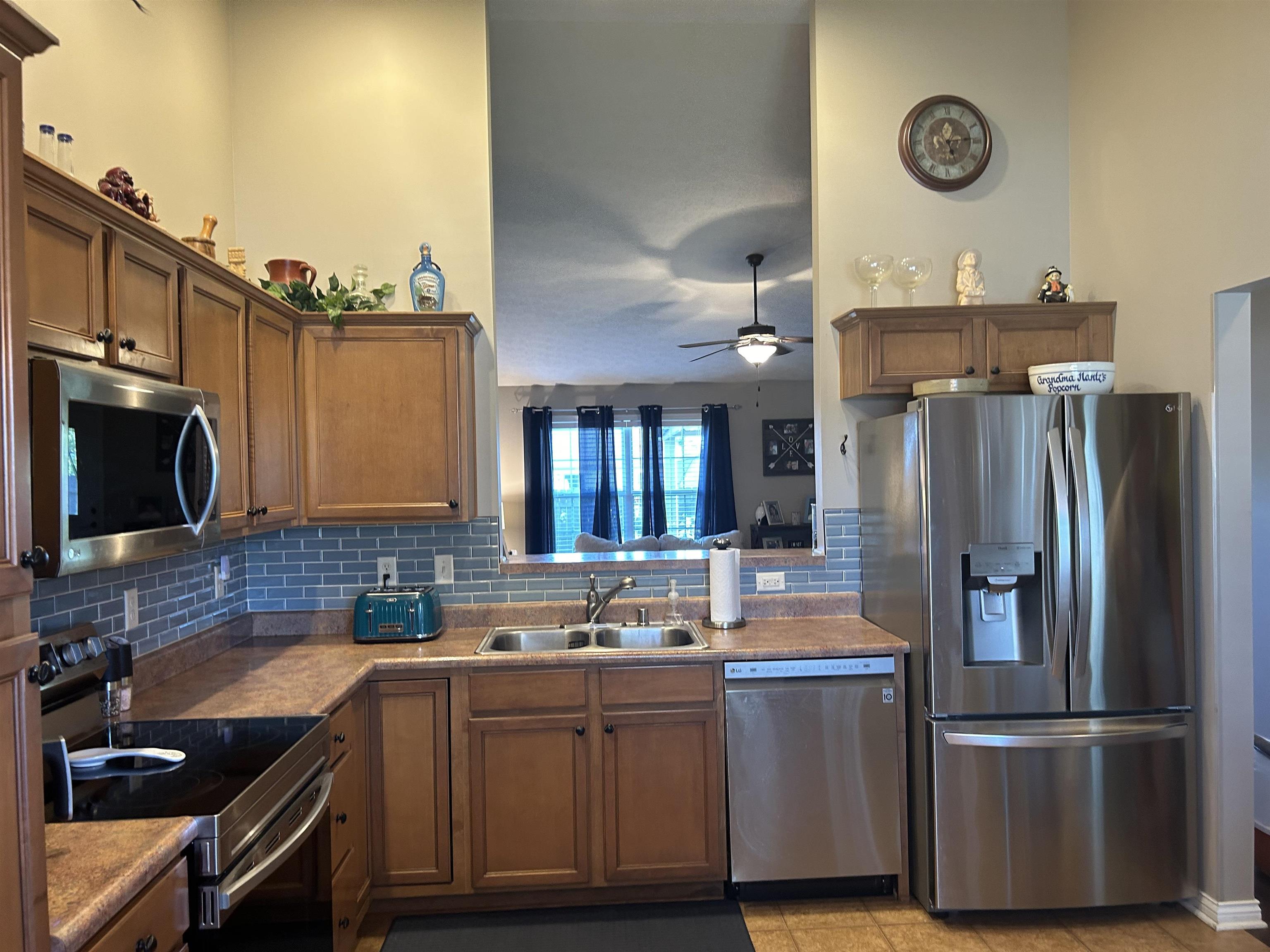 435 Camden Circle, Owensboro, Kentucky 42301, 3 Bedrooms Bedrooms, ,2 BathroomsBathrooms,Single Family Residence,For Sale,Camden Circle,89882