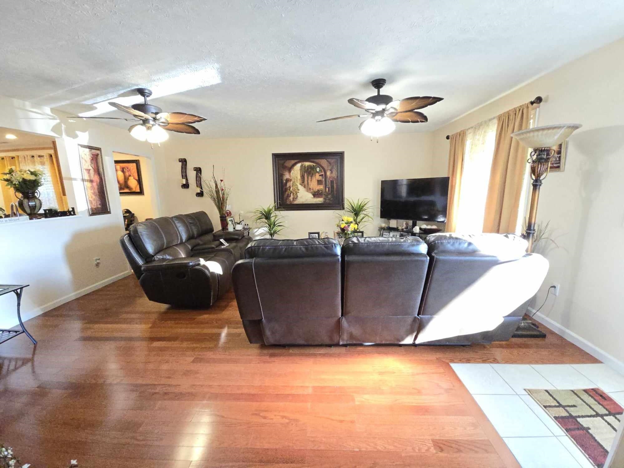 805 Poindexter Street, Owensboro, Kentucky 42301, 3 Bedrooms Bedrooms, ,2 BathroomsBathrooms,Single Family Residence,For Sale,Poindexter Street,89885