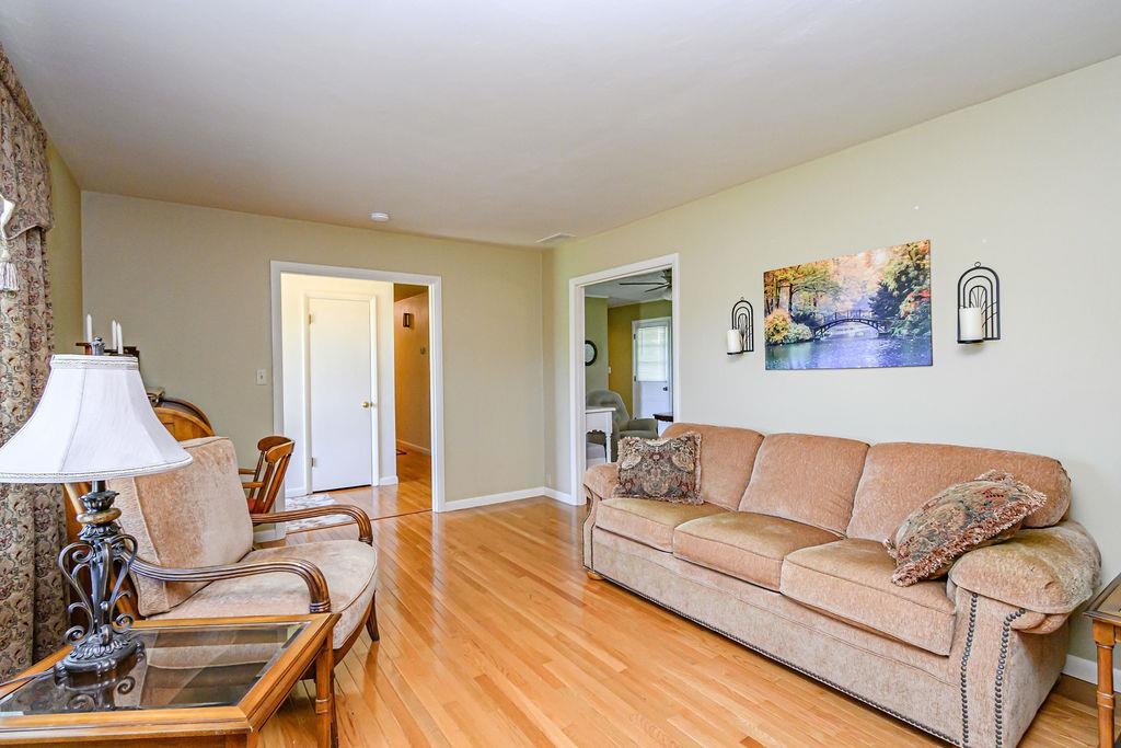 3725 Thruston Dermont Road, Owensboro, Kentucky 42303, 3 Bedrooms Bedrooms, ,2 BathroomsBathrooms,Single Family Residence,For Sale,Thruston Dermont Road,89891