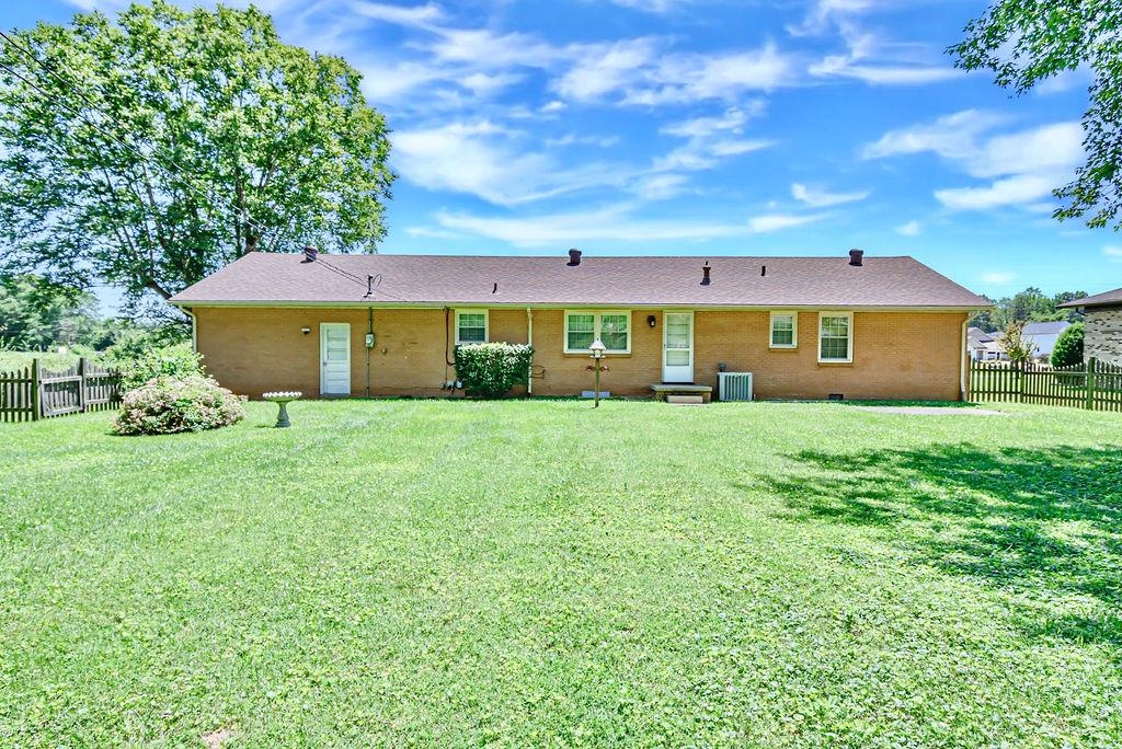 3725 Thruston Dermont Road, Owensboro, Kentucky 42303, 3 Bedrooms Bedrooms, ,2 BathroomsBathrooms,Single Family Residence,For Sale,Thruston Dermont Road,89891