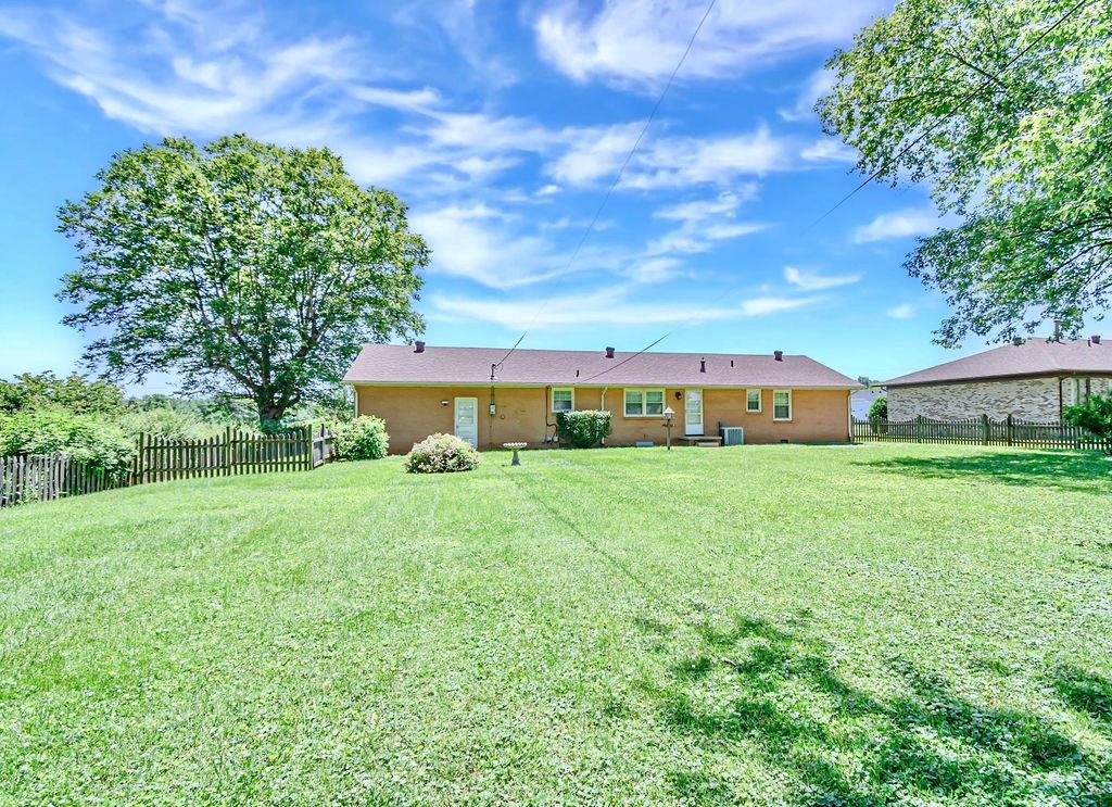 3725 Thruston Dermont Road, Owensboro, Kentucky 42303, 3 Bedrooms Bedrooms, ,2 BathroomsBathrooms,Single Family Residence,For Sale,Thruston Dermont Road,89891