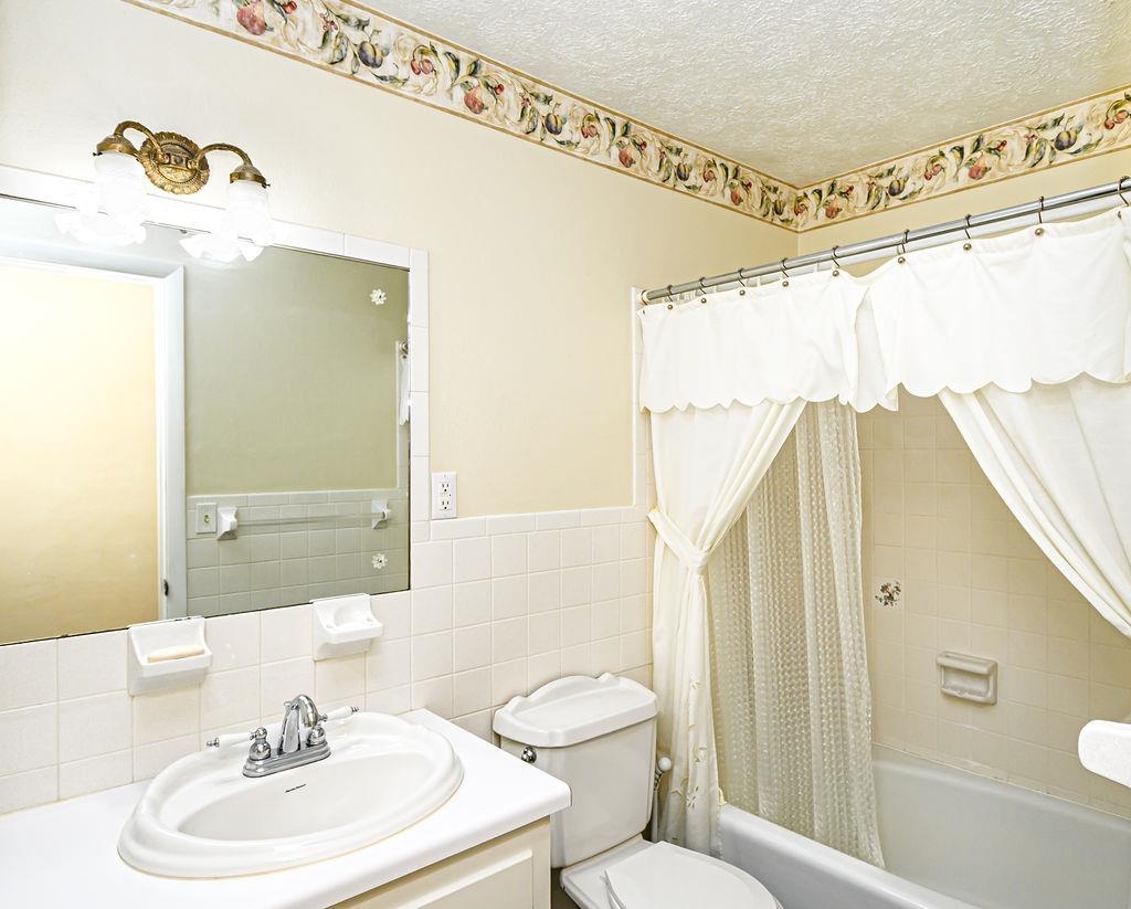 3725 Thruston Dermont Road, Owensboro, Kentucky 42303, 3 Bedrooms Bedrooms, ,2 BathroomsBathrooms,Single Family Residence,For Sale,Thruston Dermont Road,89891