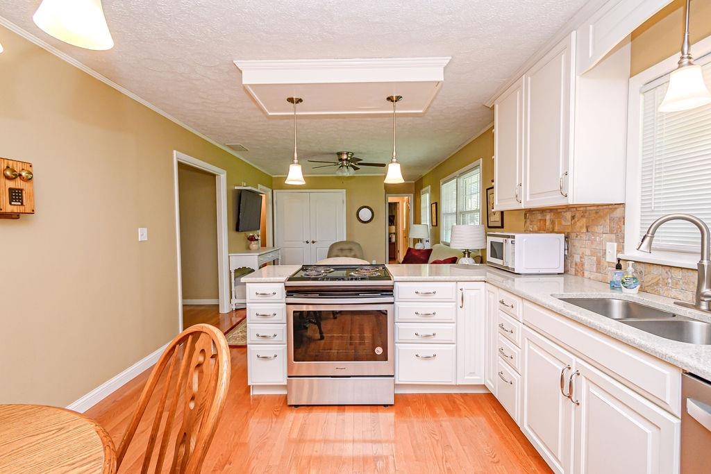 3725 Thruston Dermont Road, Owensboro, Kentucky 42303, 3 Bedrooms Bedrooms, ,2 BathroomsBathrooms,Single Family Residence,For Sale,Thruston Dermont Road,89891