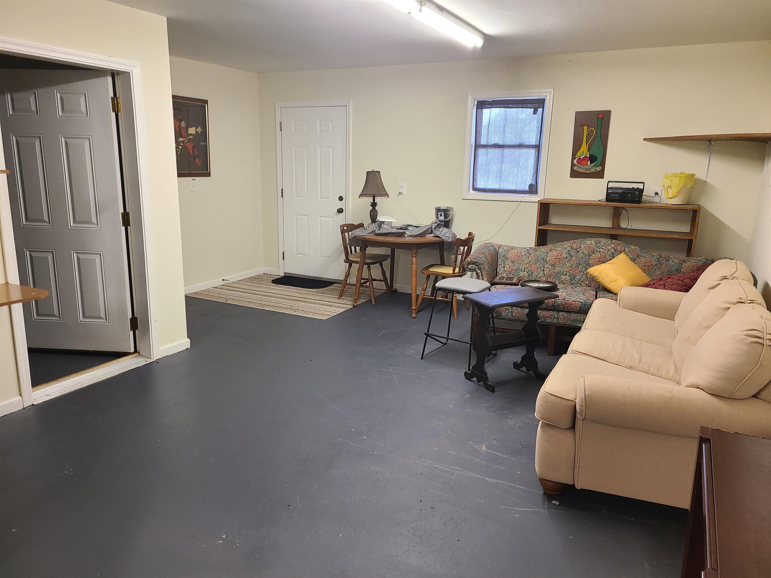 124 Main Street, Hartford, Kentucky 42347, 2 Bedrooms Bedrooms, ,2 BathroomsBathrooms,Single Family Residence,For Sale,Main Street,89893