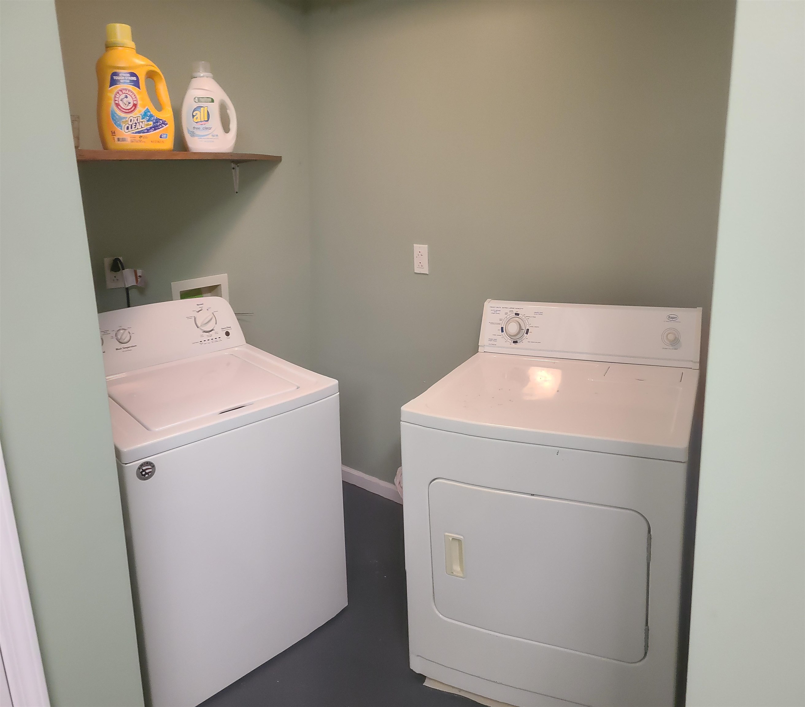 124 Main Street, Hartford, Kentucky 42347, 2 Bedrooms Bedrooms, ,2 BathroomsBathrooms,Single Family Residence,For Sale,Main Street,89893