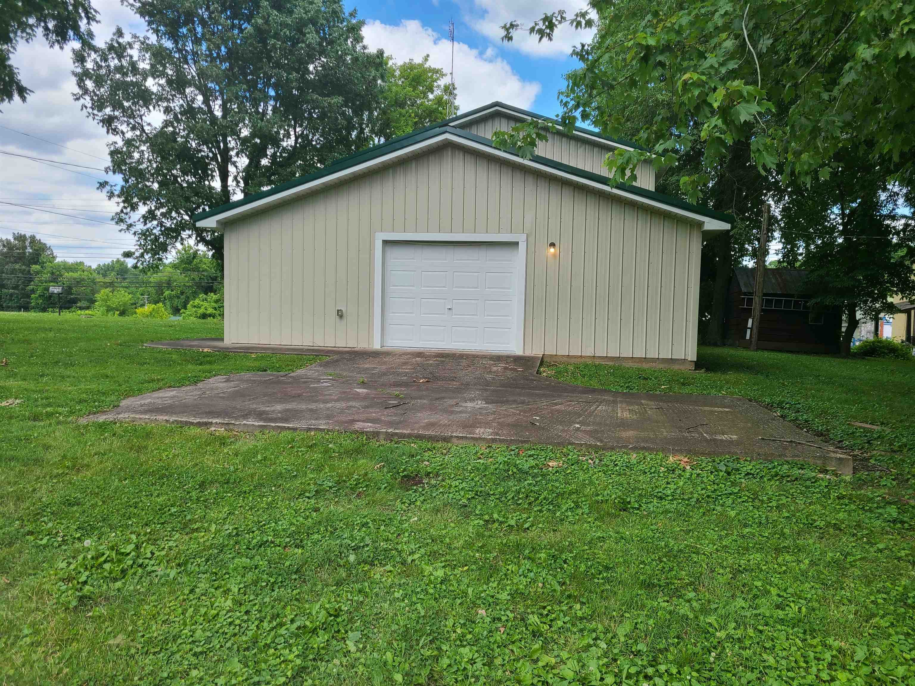 124 Main Street, Hartford, Kentucky 42347, 2 Bedrooms Bedrooms, ,2 BathroomsBathrooms,Single Family Residence,For Sale,Main Street,89893