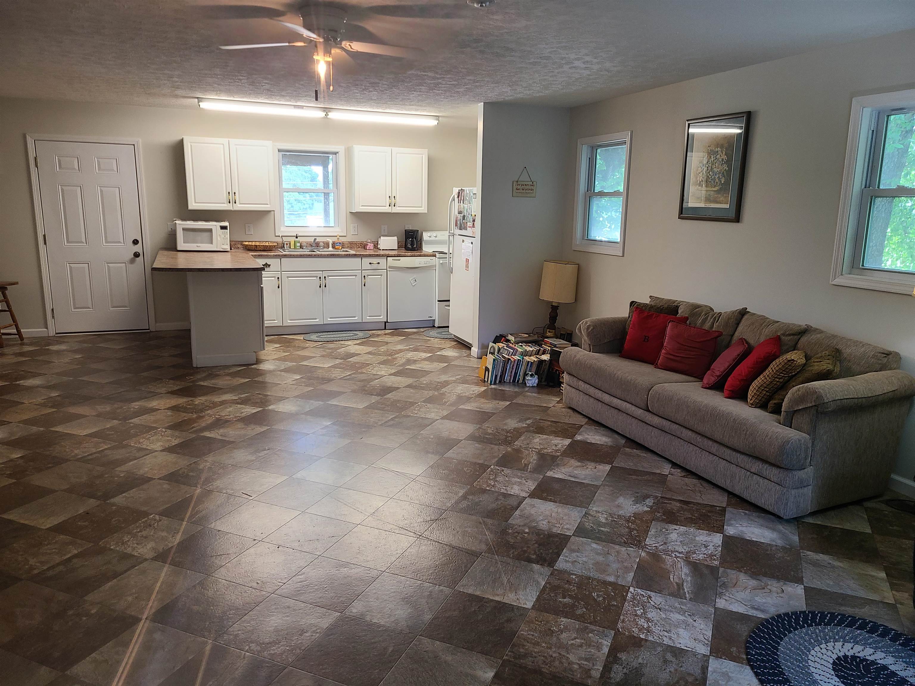 124 Main Street, Hartford, Kentucky 42347, 2 Bedrooms Bedrooms, ,2 BathroomsBathrooms,Single Family Residence,For Sale,Main Street,89893