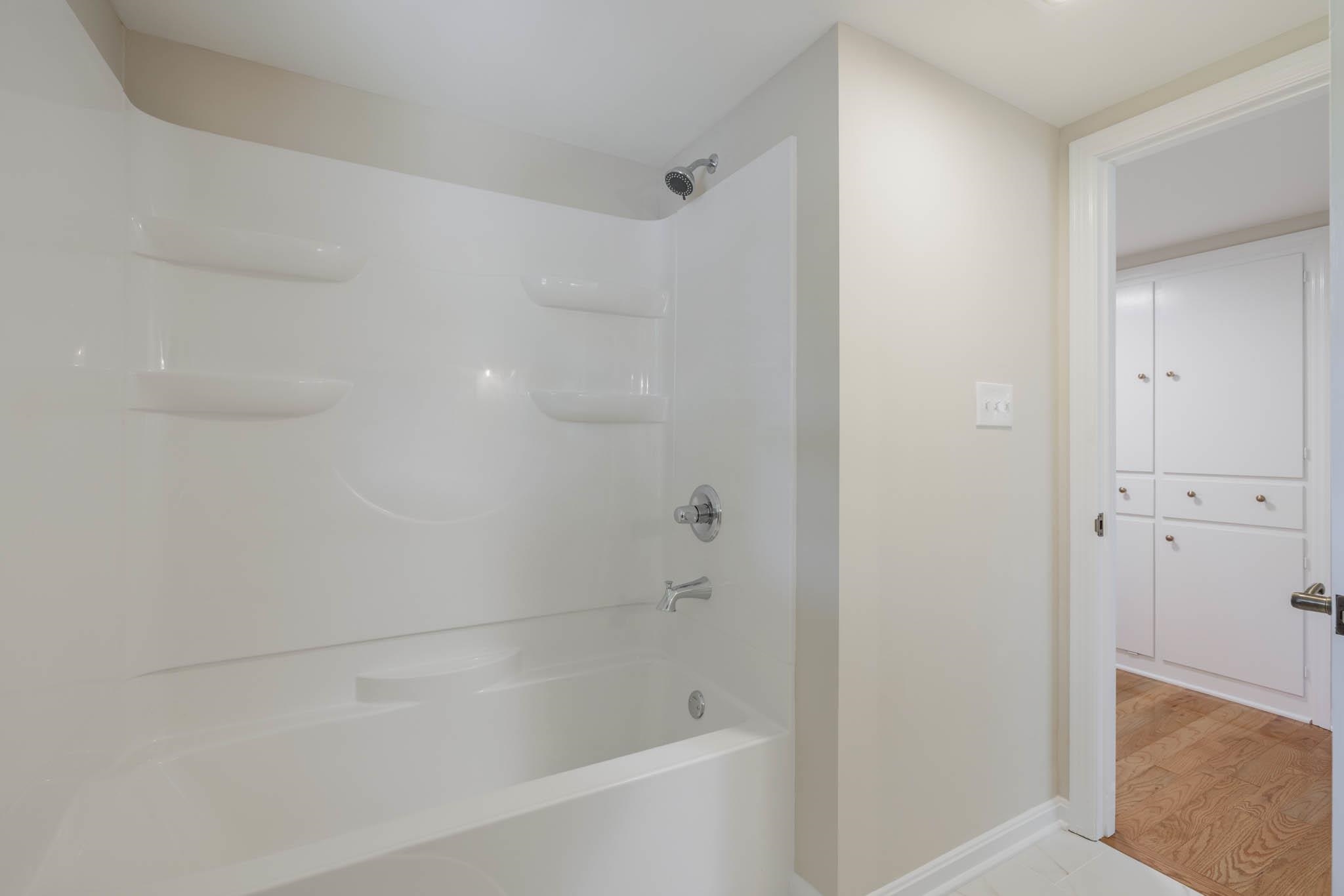 2046 Fernwood Drive, Owensboro, Kentucky 42301, 4 Bedrooms Bedrooms, ,3 BathroomsBathrooms,Single Family Residence,For Sale,Fernwood Drive,89897