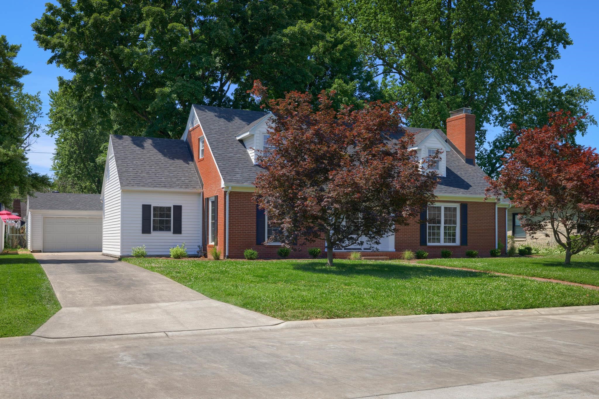 2046 Fernwood Drive, Owensboro, Kentucky 42301, 4 Bedrooms Bedrooms, ,3 BathroomsBathrooms,Single Family Residence,For Sale,Fernwood Drive,89897