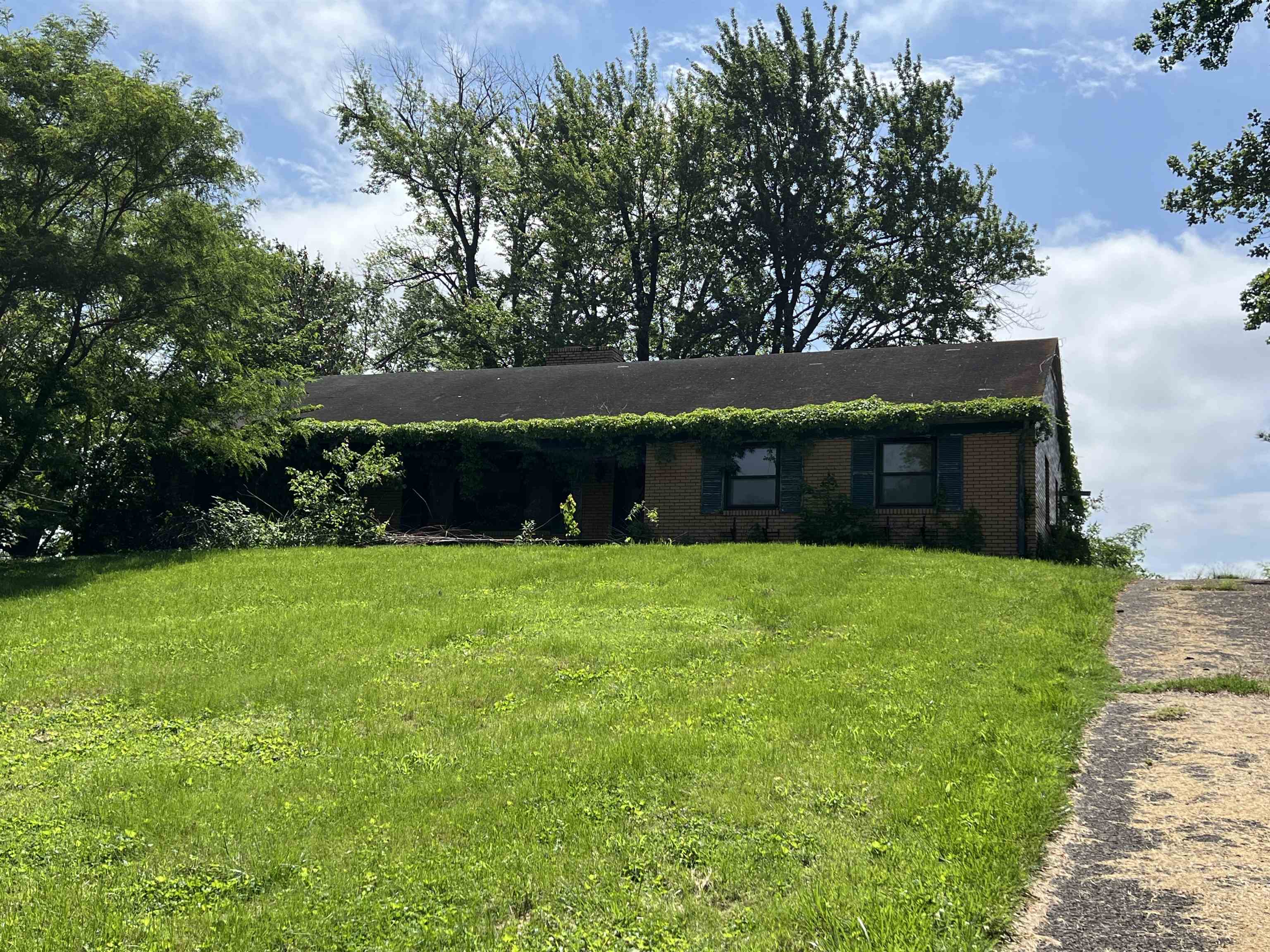 4068 HWY 144, Owensboro, Kentucky 42303-0000, 4 Bedrooms Bedrooms, ,2 BathroomsBathrooms,Single Family Residence,For Sale,HWY 144,89898