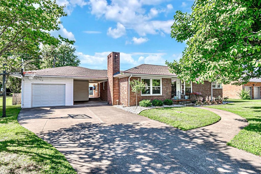 1100 Hill Avenue, Owensboro, Kentucky 42301, 3 Bedrooms Bedrooms, ,2 BathroomsBathrooms,Single Family Residence,For Sale,Hill Avenue,89903