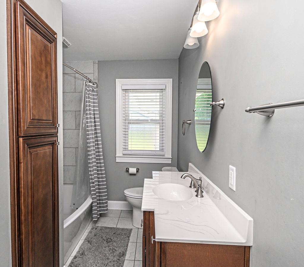 1100 Hill Avenue, Owensboro, Kentucky 42301, 3 Bedrooms Bedrooms, ,2 BathroomsBathrooms,Single Family Residence,For Sale,Hill Avenue,89903