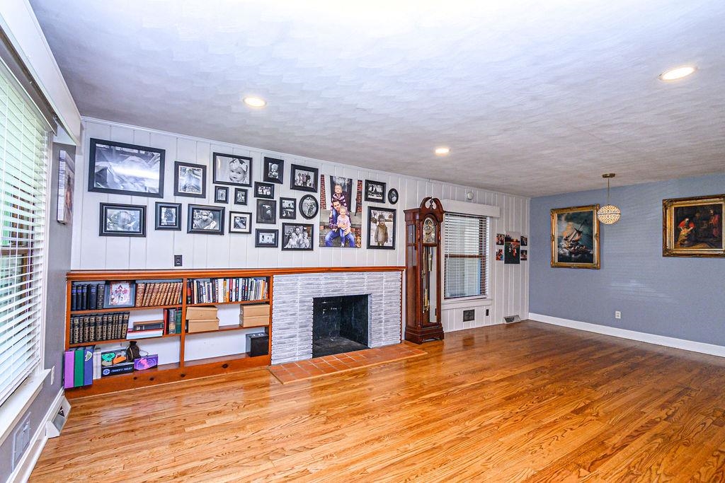 1100 Hill Avenue, Owensboro, Kentucky 42301, 3 Bedrooms Bedrooms, ,2 BathroomsBathrooms,Single Family Residence,For Sale,Hill Avenue,89903