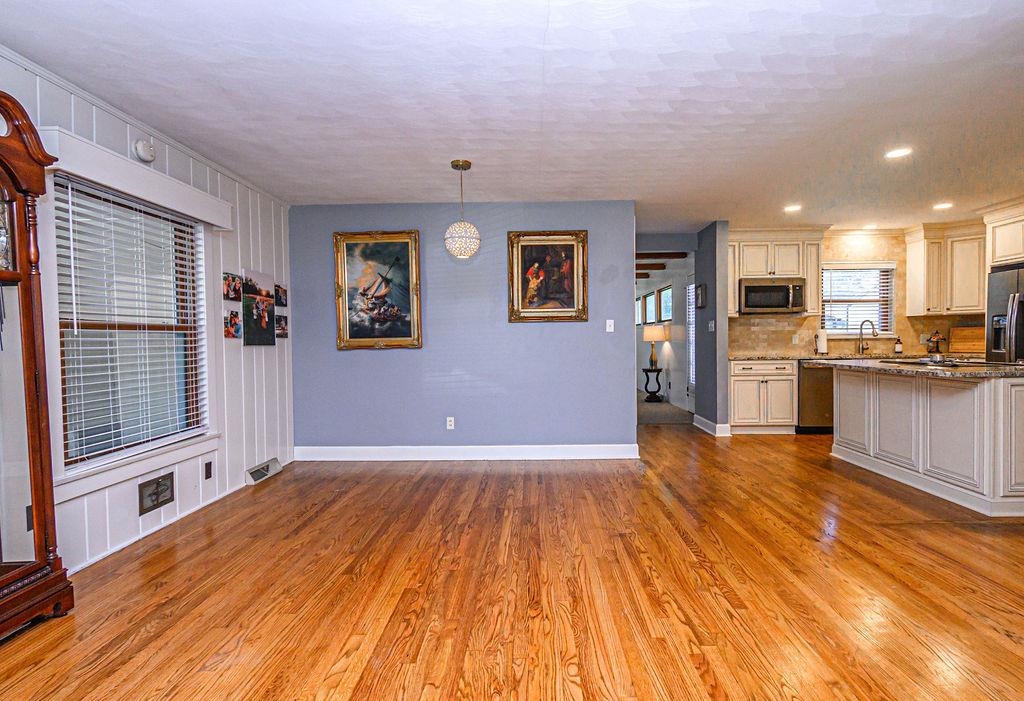 1100 Hill Avenue, Owensboro, Kentucky 42301, 3 Bedrooms Bedrooms, ,2 BathroomsBathrooms,Single Family Residence,For Sale,Hill Avenue,89903