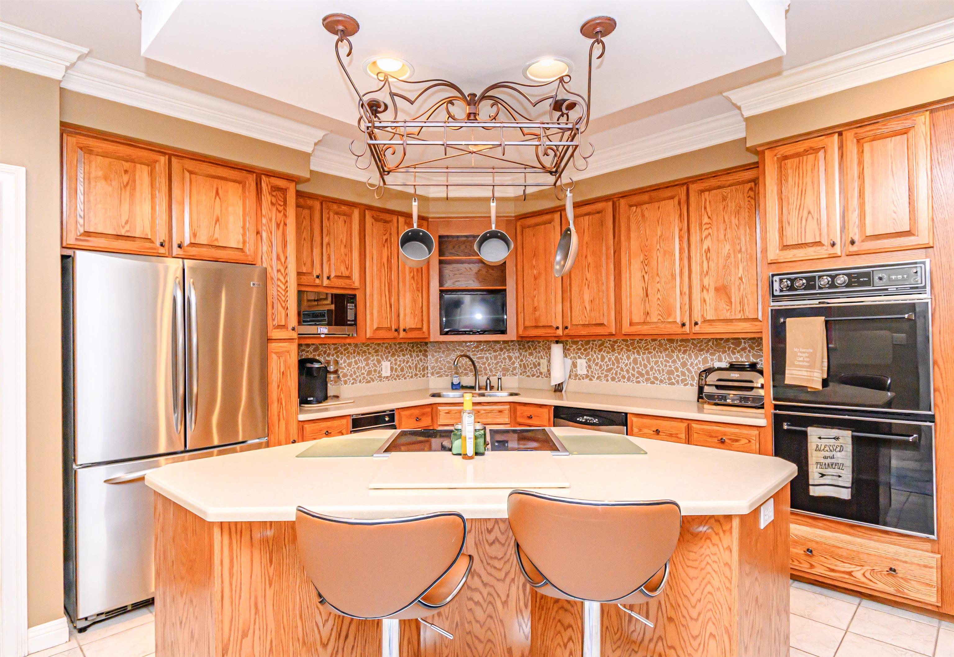 3142 Oakridge Ct, Owensboro, Kentucky 42303, 6 Bedrooms Bedrooms, ,3 BathroomsBathrooms,Single Family Residence,For Sale,Oakridge Ct,89907