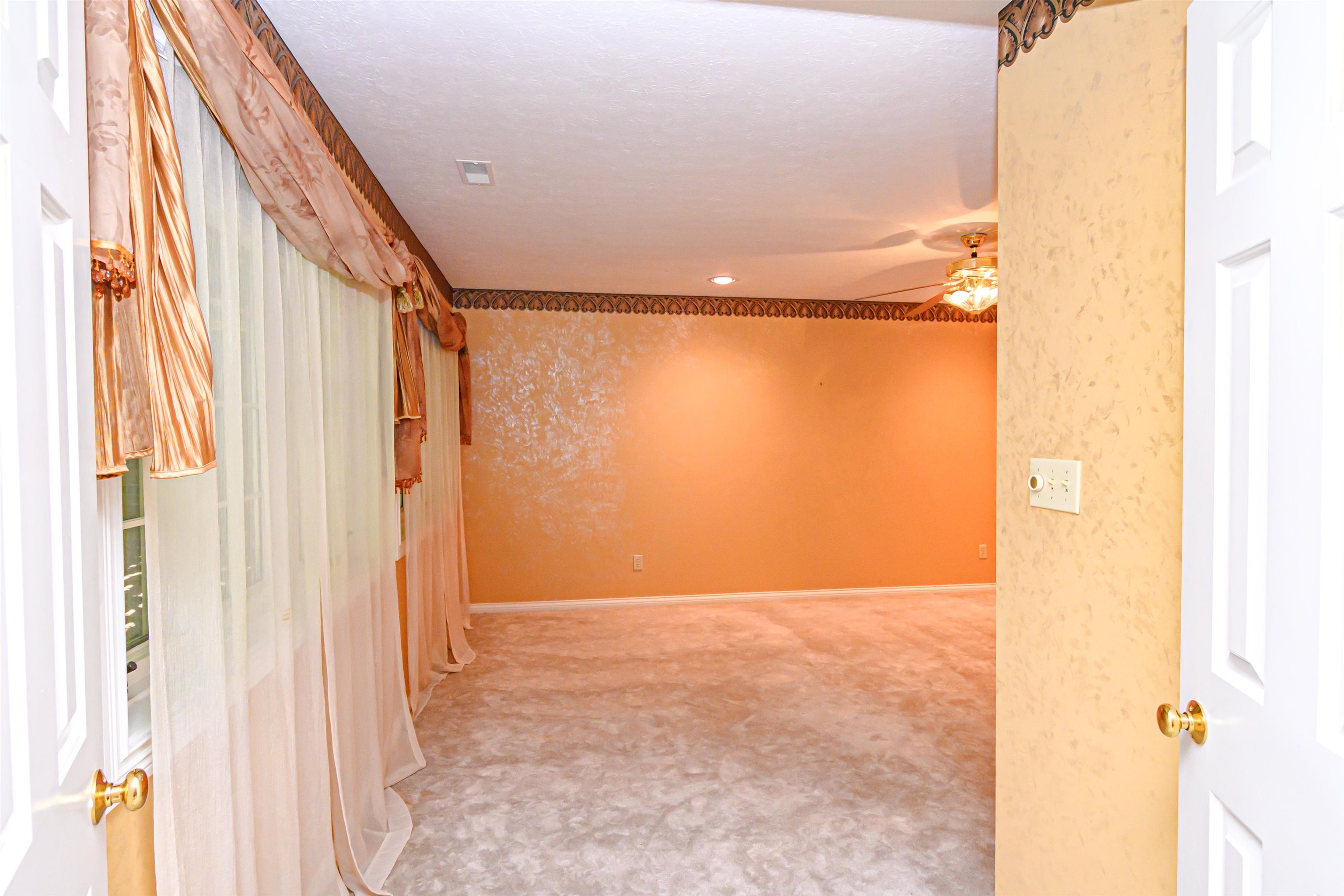 3142 Oakridge Ct, Owensboro, Kentucky 42303, 6 Bedrooms Bedrooms, ,3 BathroomsBathrooms,Single Family Residence,For Sale,Oakridge Ct,89907