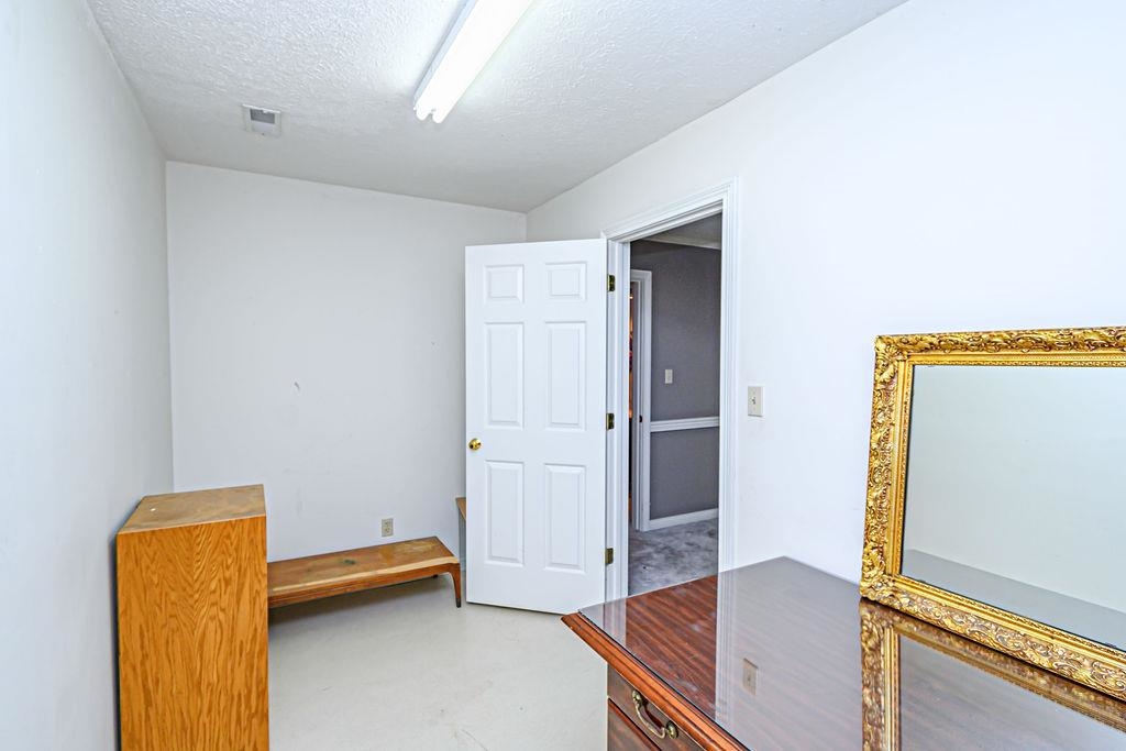 3142 Oakridge Ct, Owensboro, Kentucky 42303, 6 Bedrooms Bedrooms, ,3 BathroomsBathrooms,Single Family Residence,For Sale,Oakridge Ct,89907