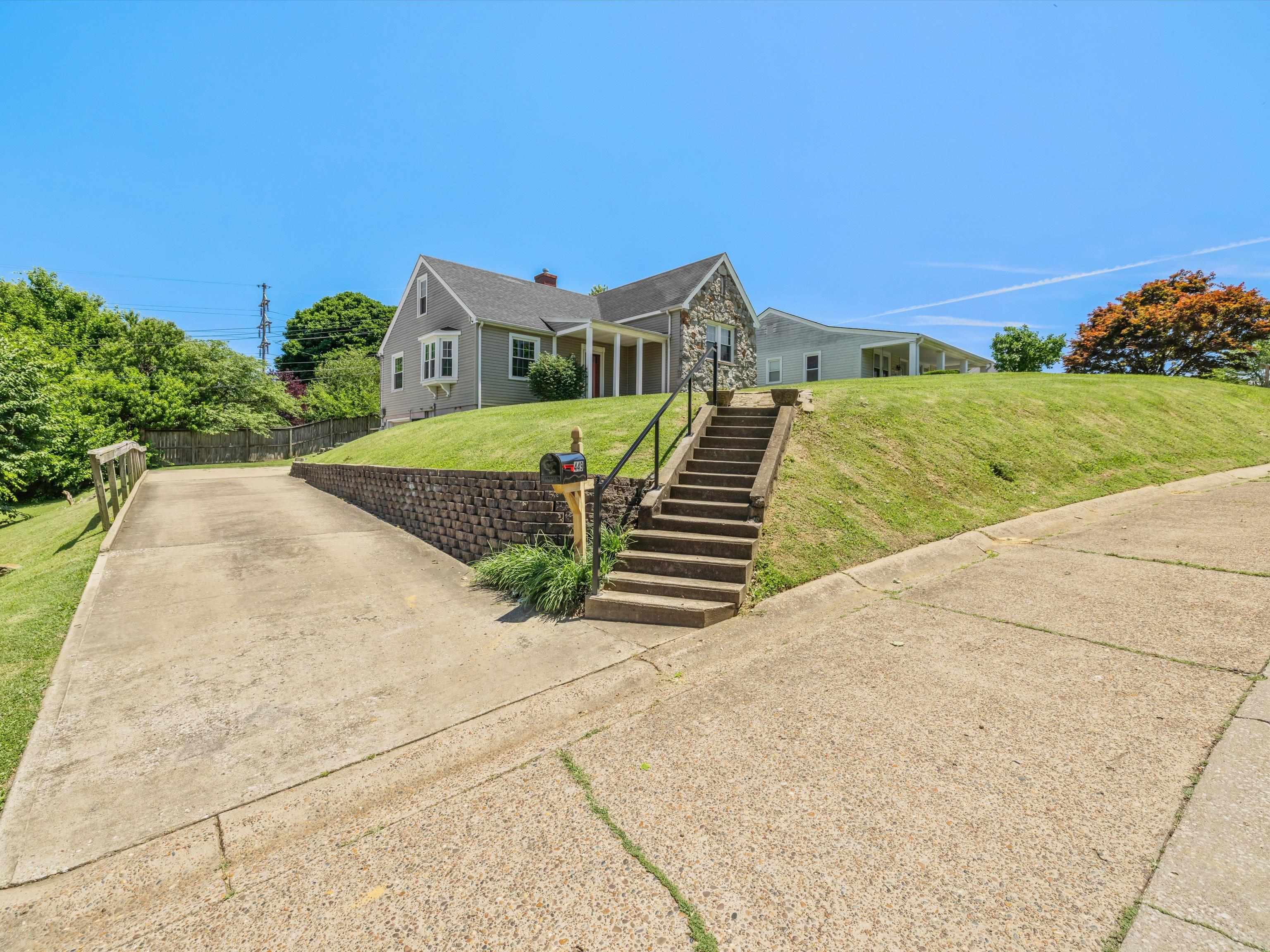 449 Maplewood Drive, Owensboro, Kentucky 42303, 3 Bedrooms Bedrooms, ,1 BathroomBathrooms,Single Family Residence,For Sale,Maplewood Drive,89908