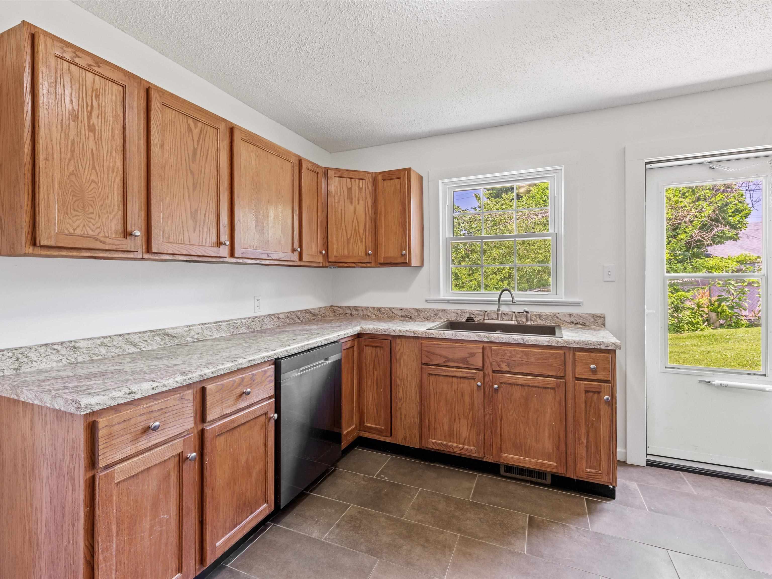 449 Maplewood Drive, Owensboro, Kentucky 42303, 3 Bedrooms Bedrooms, ,1 BathroomBathrooms,Single Family Residence,For Sale,Maplewood Drive,89908