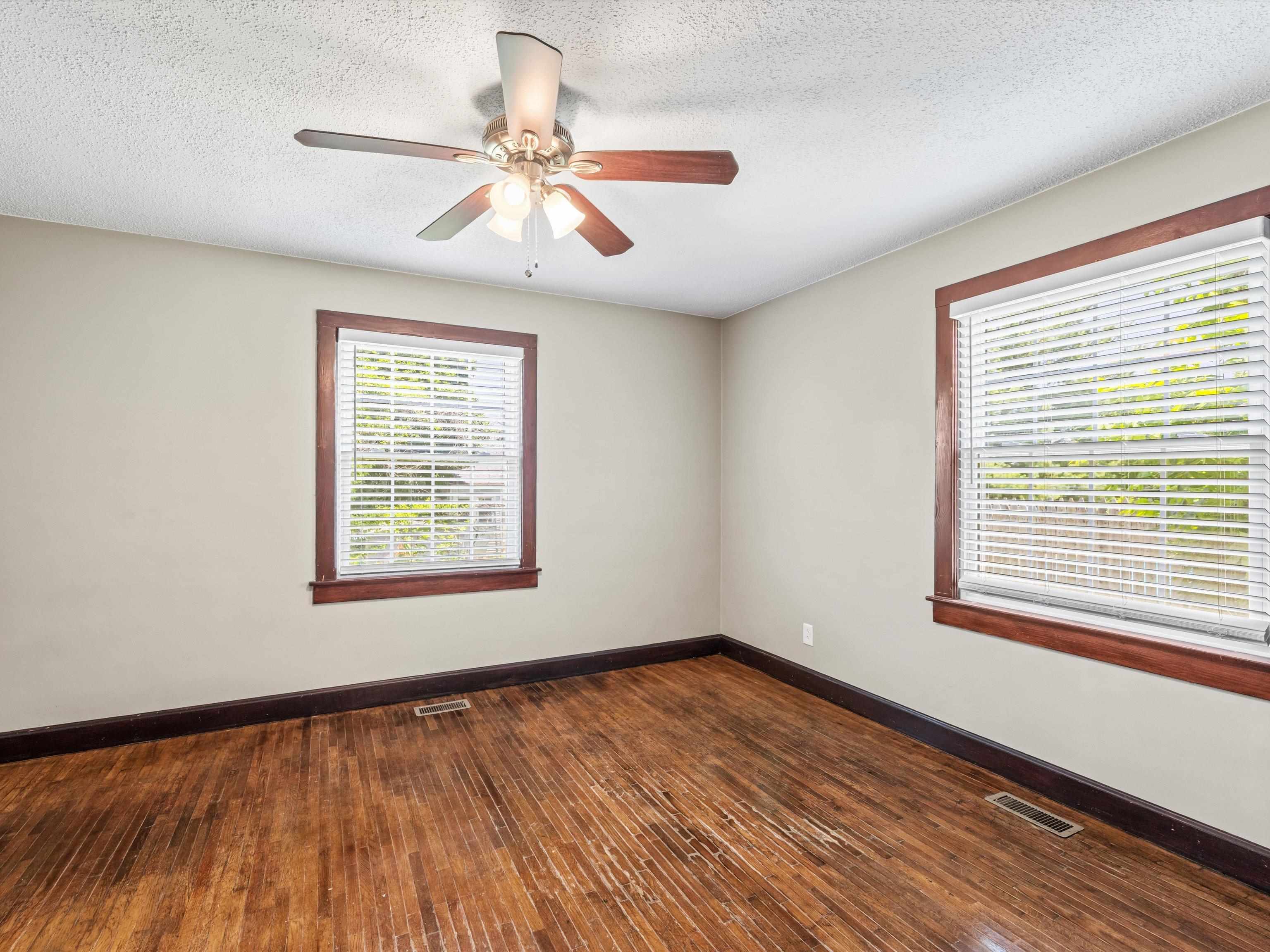 449 Maplewood Drive, Owensboro, Kentucky 42303, 3 Bedrooms Bedrooms, ,1 BathroomBathrooms,Single Family Residence,For Sale,Maplewood Drive,89908
