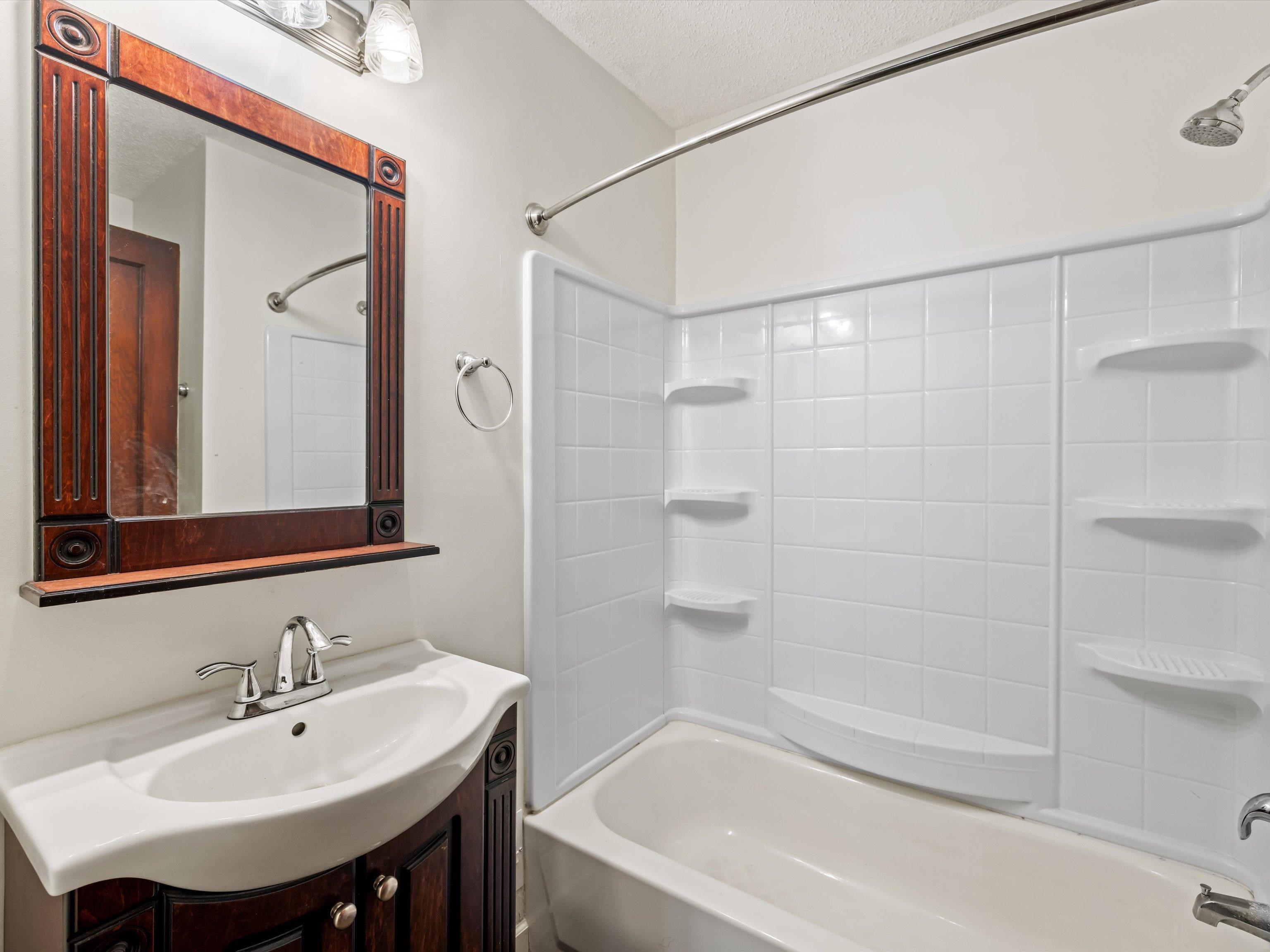 449 Maplewood Drive, Owensboro, Kentucky 42303, 3 Bedrooms Bedrooms, ,1 BathroomBathrooms,Single Family Residence,For Sale,Maplewood Drive,89908