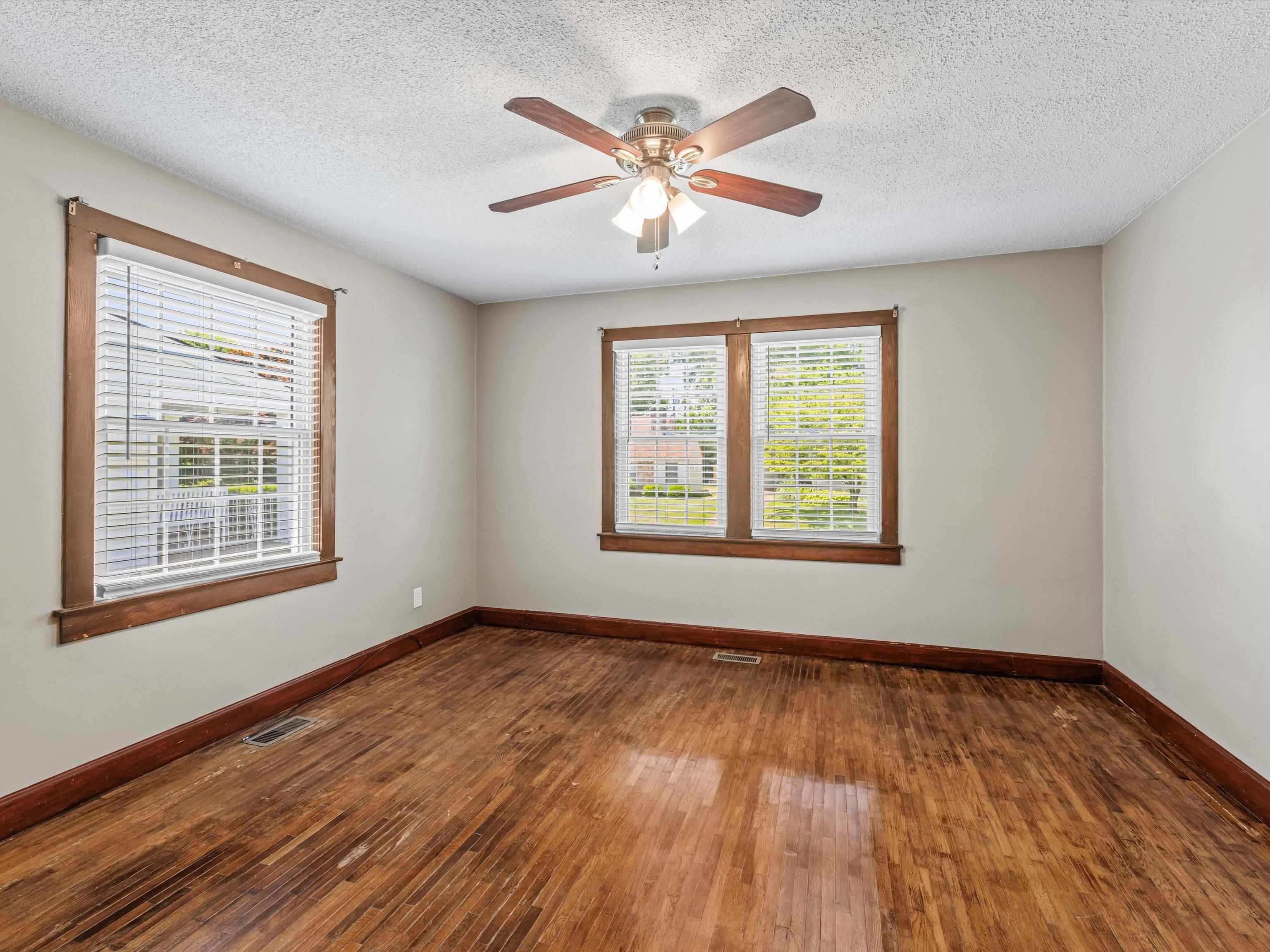 449 Maplewood Drive, Owensboro, Kentucky 42303, 3 Bedrooms Bedrooms, ,1 BathroomBathrooms,Single Family Residence,For Sale,Maplewood Drive,89908