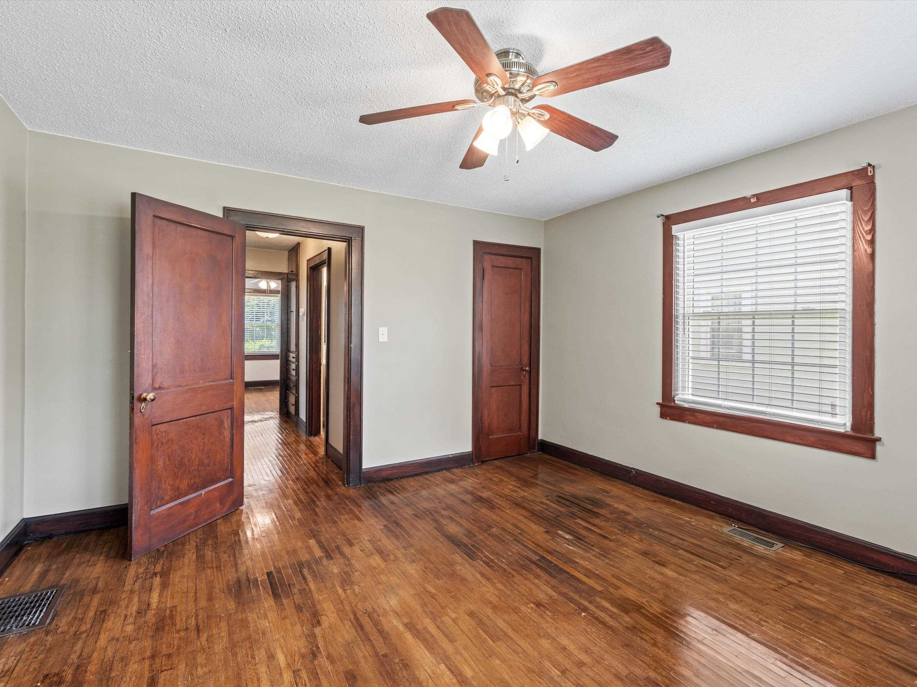 449 Maplewood Drive, Owensboro, Kentucky 42303, 3 Bedrooms Bedrooms, ,1 BathroomBathrooms,Single Family Residence,For Sale,Maplewood Drive,89908