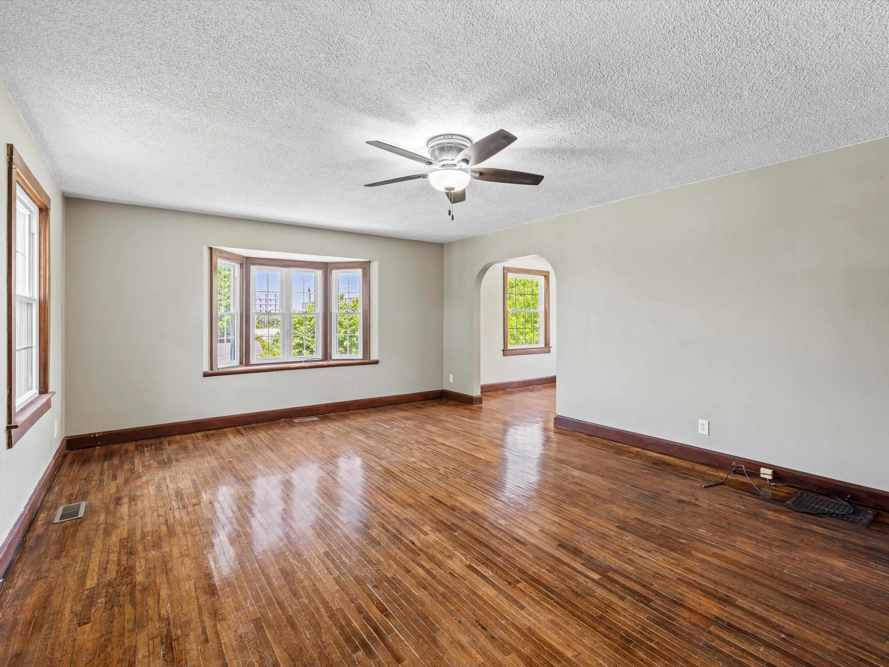 449 Maplewood Drive, Owensboro, Kentucky 42303, 3 Bedrooms Bedrooms, ,1 BathroomBathrooms,Single Family Residence,For Sale,Maplewood Drive,89908