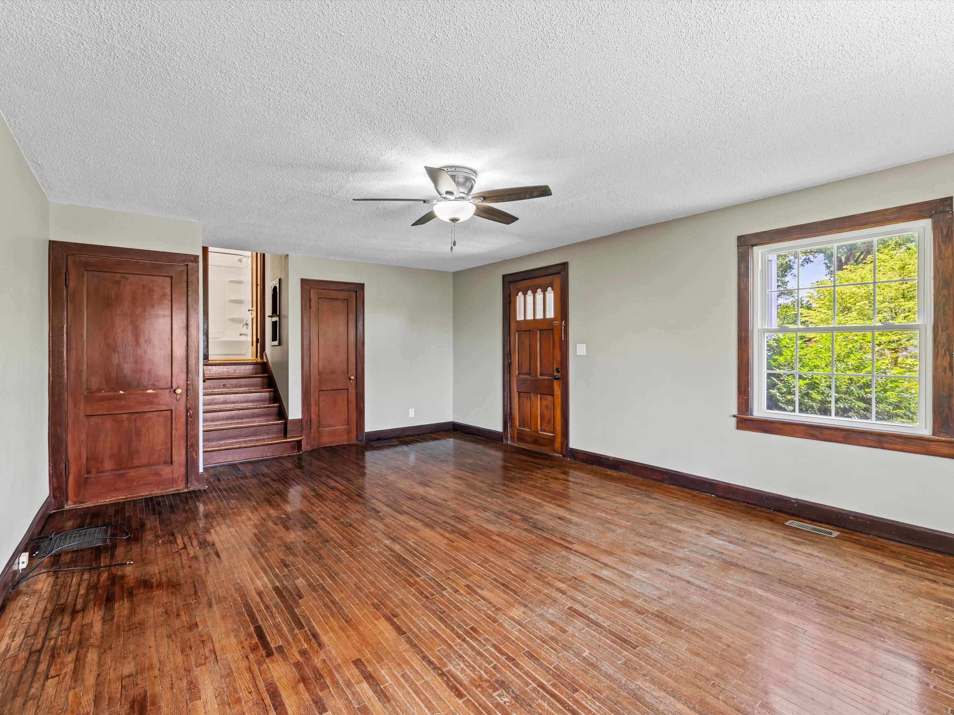 449 Maplewood Drive, Owensboro, Kentucky 42303, 3 Bedrooms Bedrooms, ,1 BathroomBathrooms,Single Family Residence,For Sale,Maplewood Drive,89908
