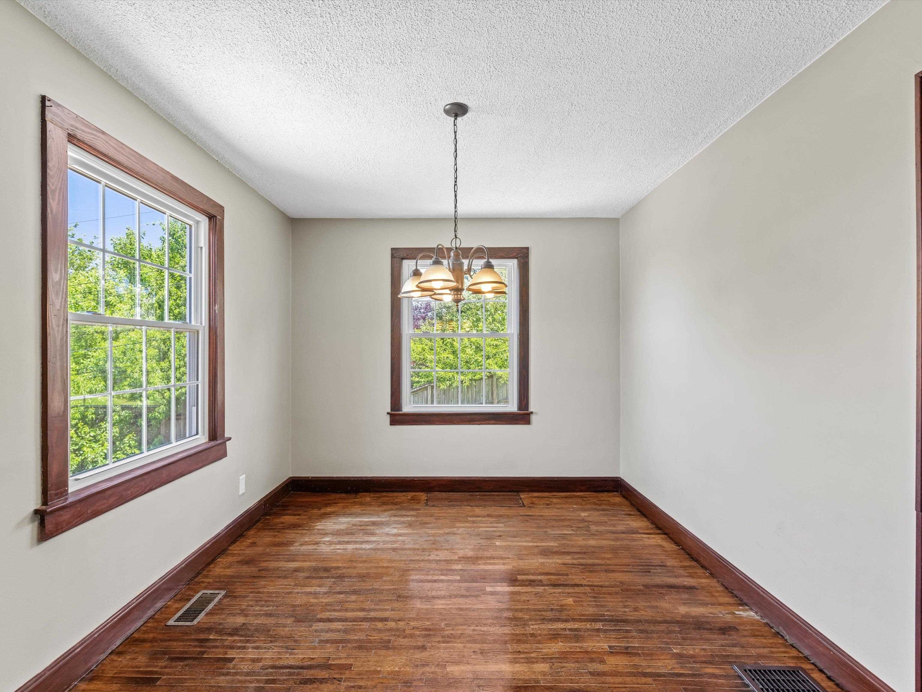 449 Maplewood Drive, Owensboro, Kentucky 42303, 3 Bedrooms Bedrooms, ,1 BathroomBathrooms,Single Family Residence,For Sale,Maplewood Drive,89908