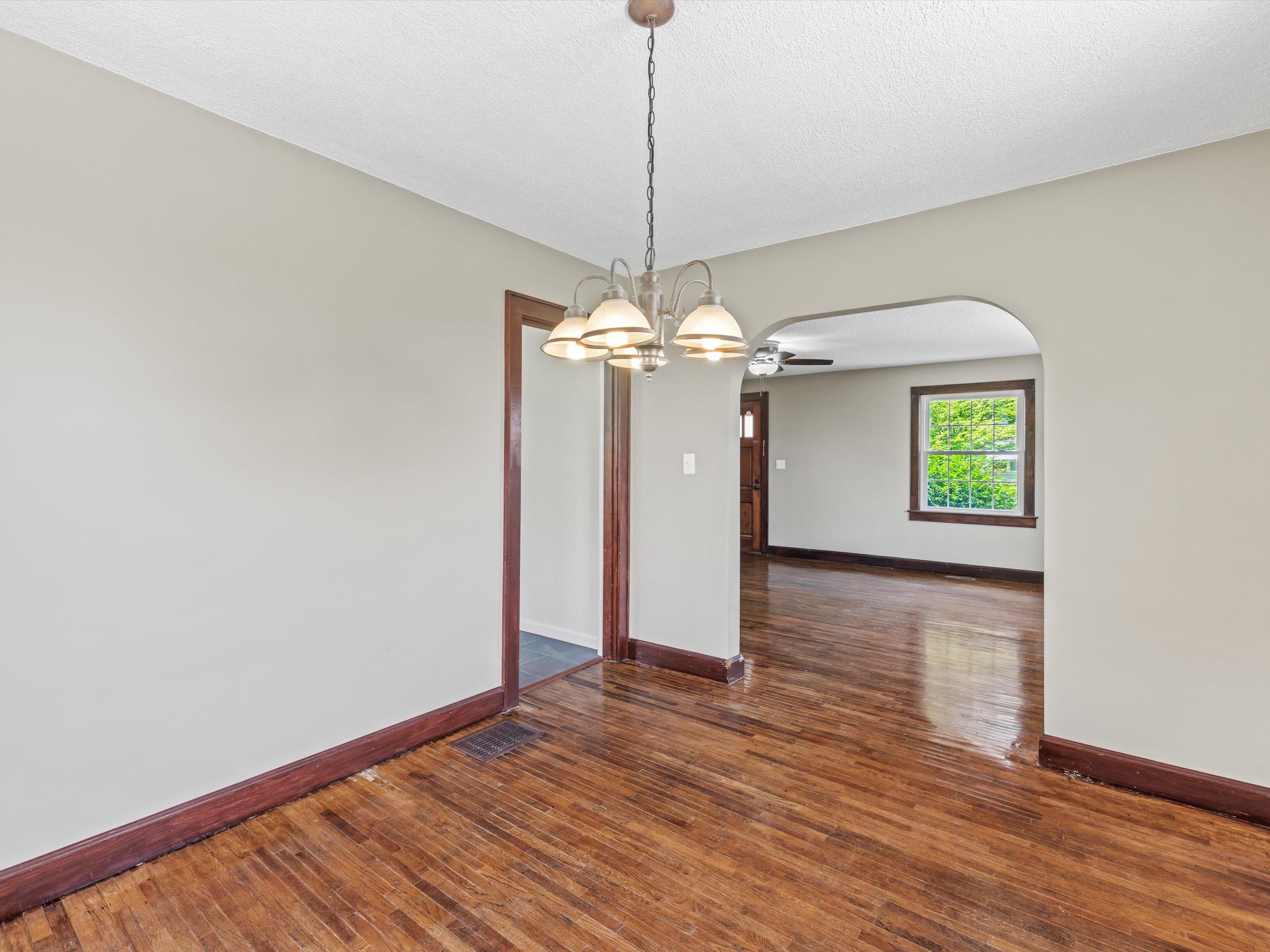 449 Maplewood Drive, Owensboro, Kentucky 42303, 3 Bedrooms Bedrooms, ,1 BathroomBathrooms,Single Family Residence,For Sale,Maplewood Drive,89908
