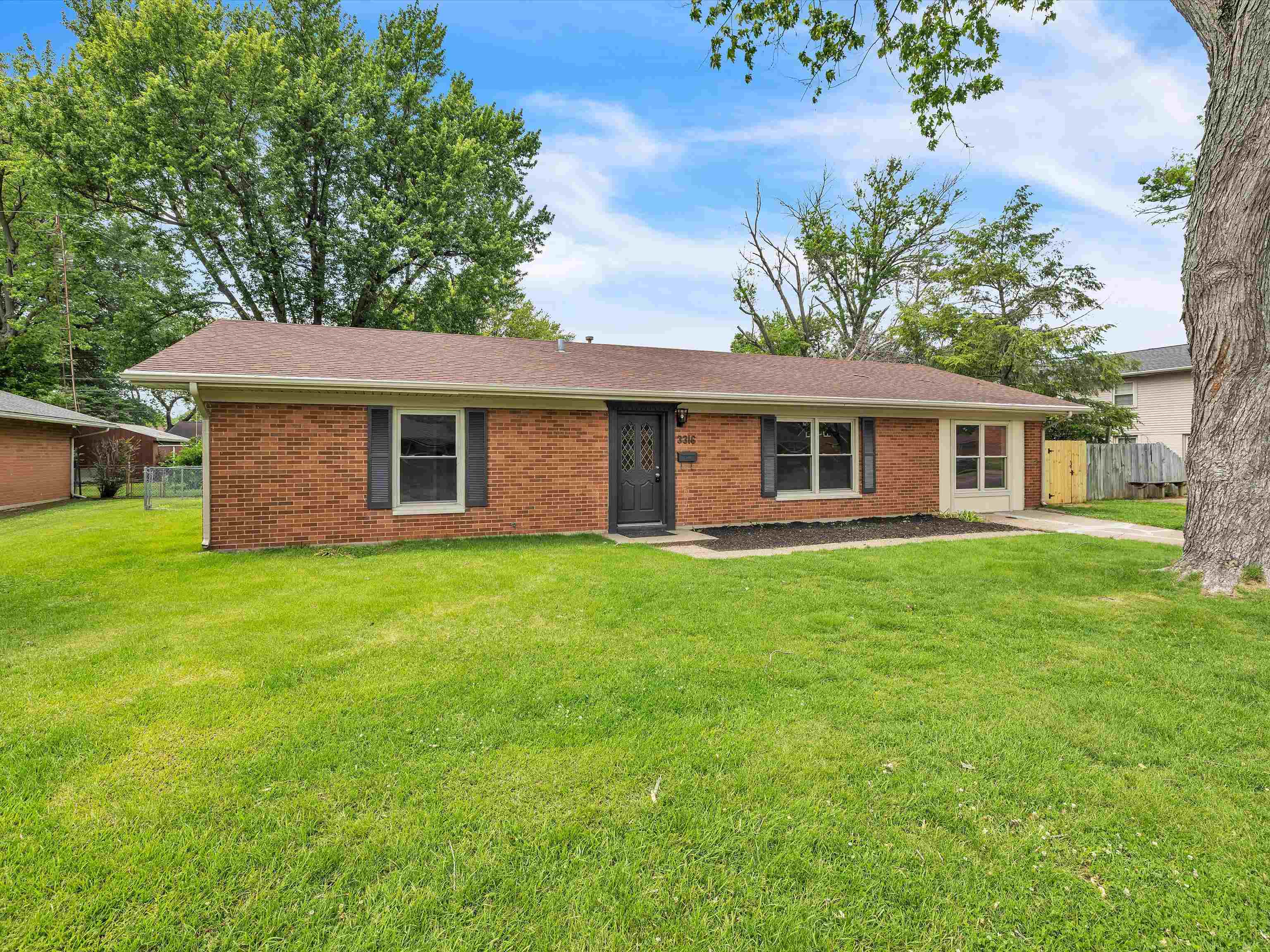 3316 Christie Place, Owensboro, Kentucky 42301, 4 Bedrooms Bedrooms, ,1 BathroomBathrooms,Single Family Residence,For Sale,Christie Place,89913