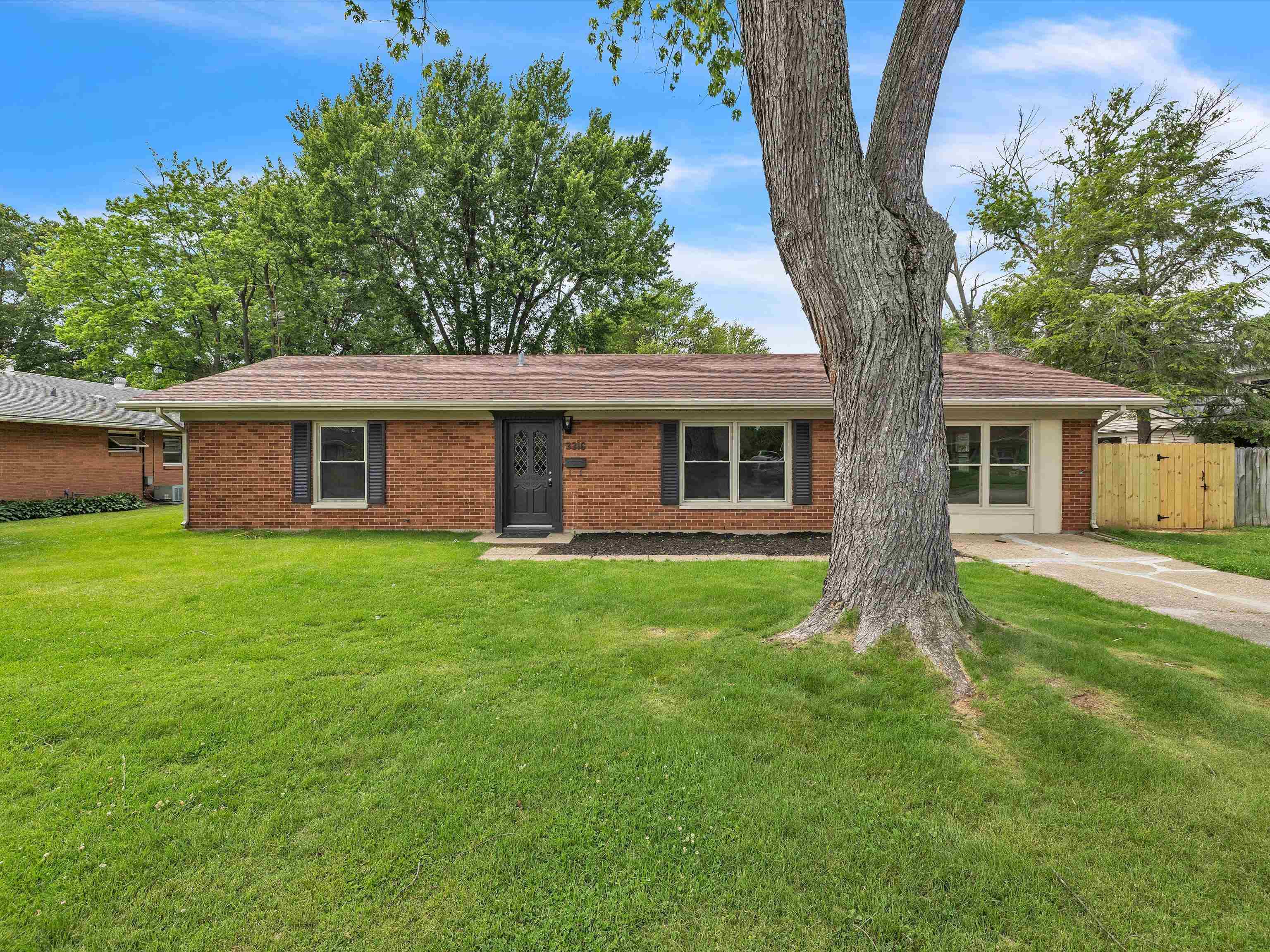 3316 Christie Place, Owensboro, Kentucky 42301, 4 Bedrooms Bedrooms, ,1 BathroomBathrooms,Single Family Residence,For Sale,Christie Place,89913