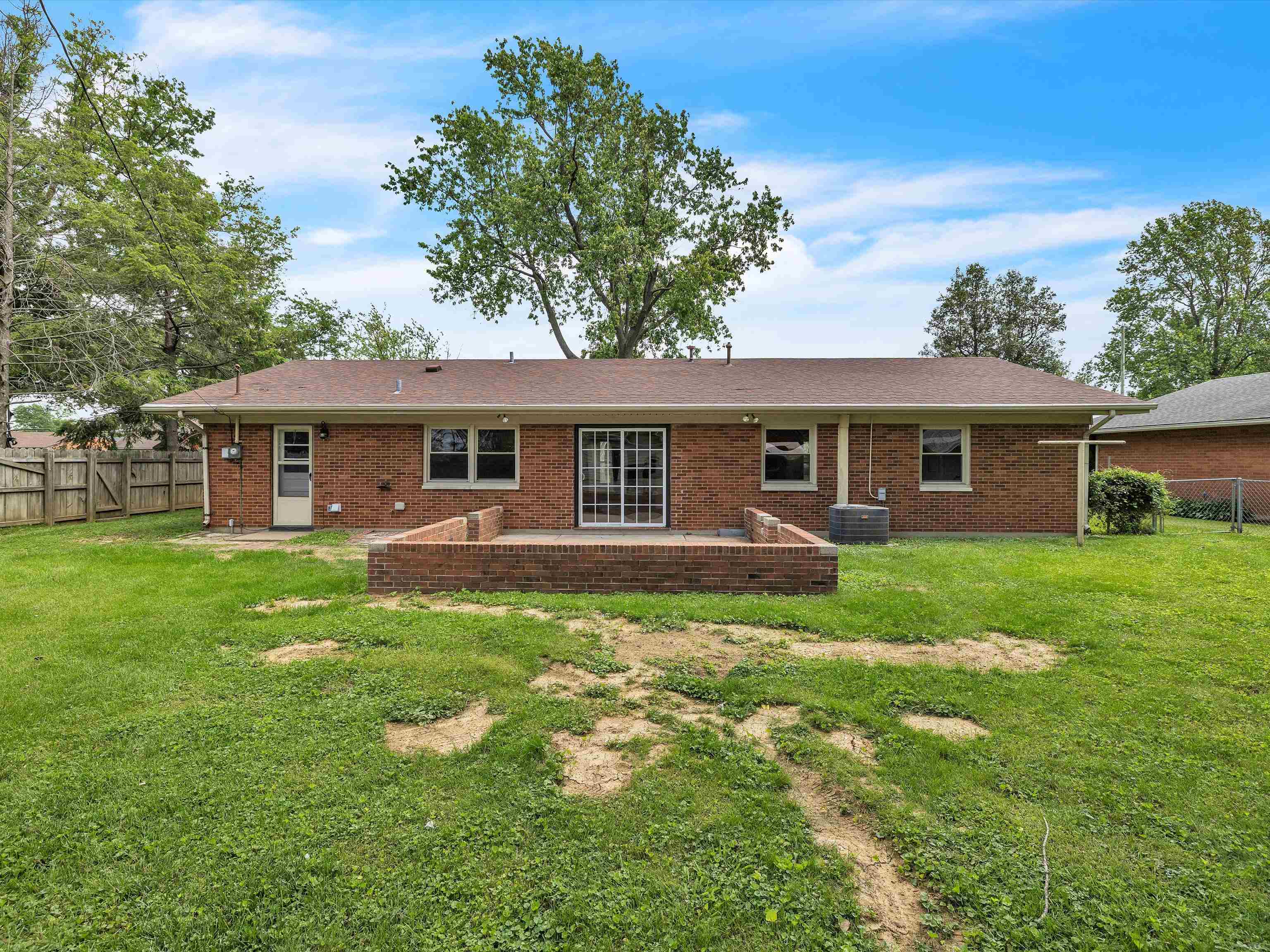 3316 Christie Place, Owensboro, Kentucky 42301, 4 Bedrooms Bedrooms, ,1 BathroomBathrooms,Single Family Residence,For Sale,Christie Place,89913