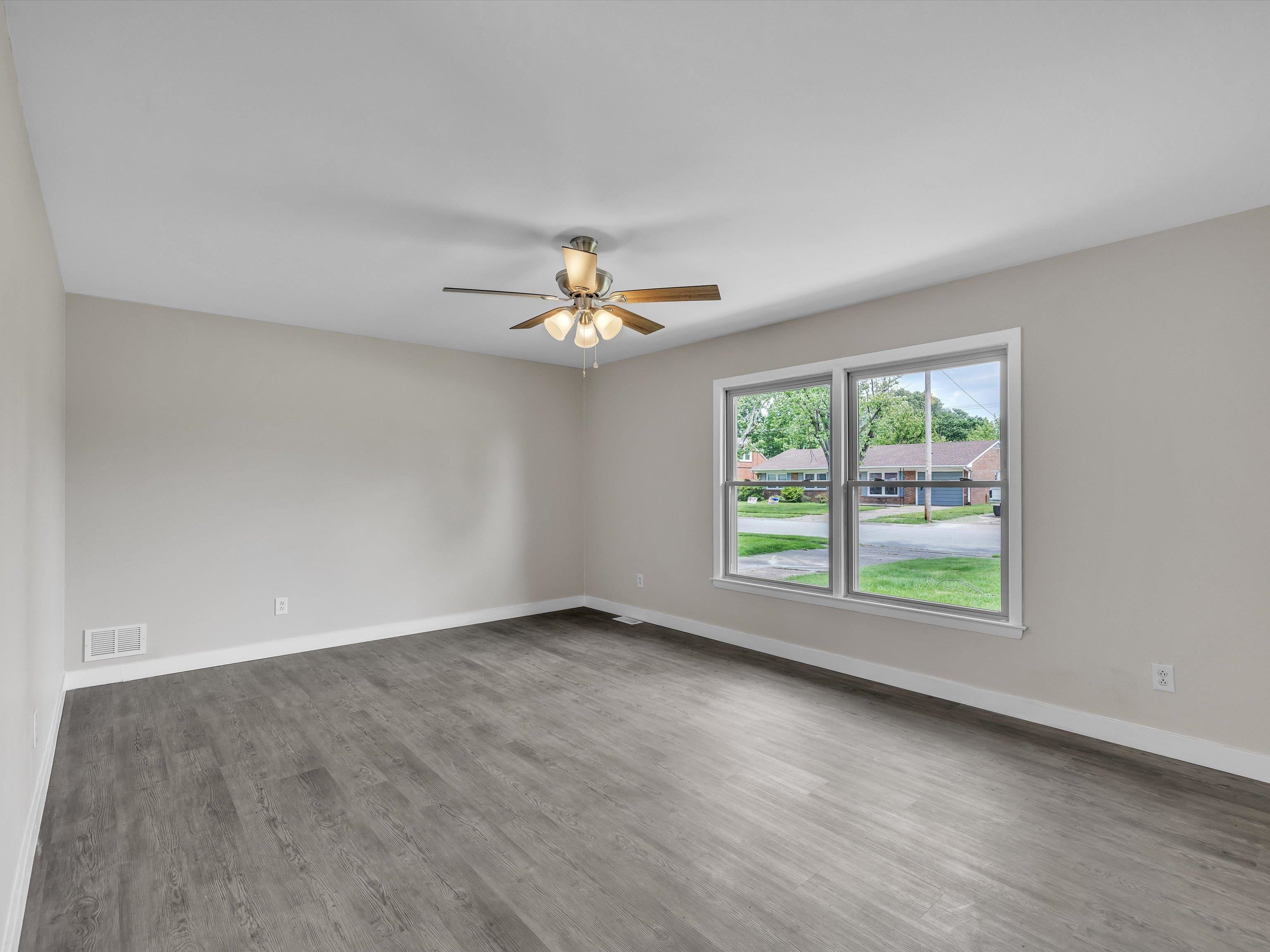 3316 Christie Place, Owensboro, Kentucky 42301, 4 Bedrooms Bedrooms, ,1 BathroomBathrooms,Single Family Residence,For Sale,Christie Place,89913