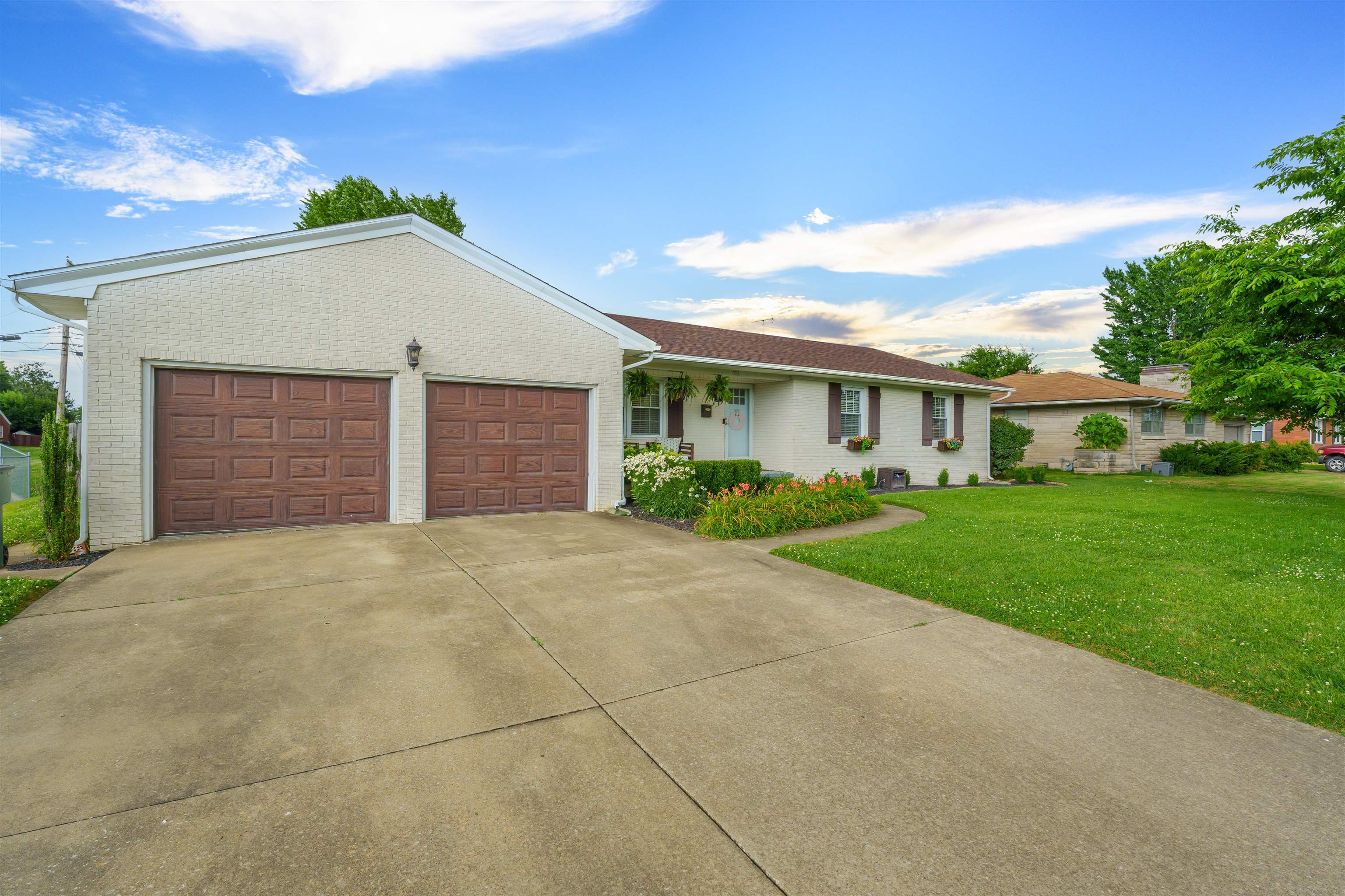 731 Parkway Drive, Owensboro, Kentucky 42303, 3 Bedrooms Bedrooms, ,2 BathroomsBathrooms,Single Family Residence,For Sale,Parkway Drive,89916