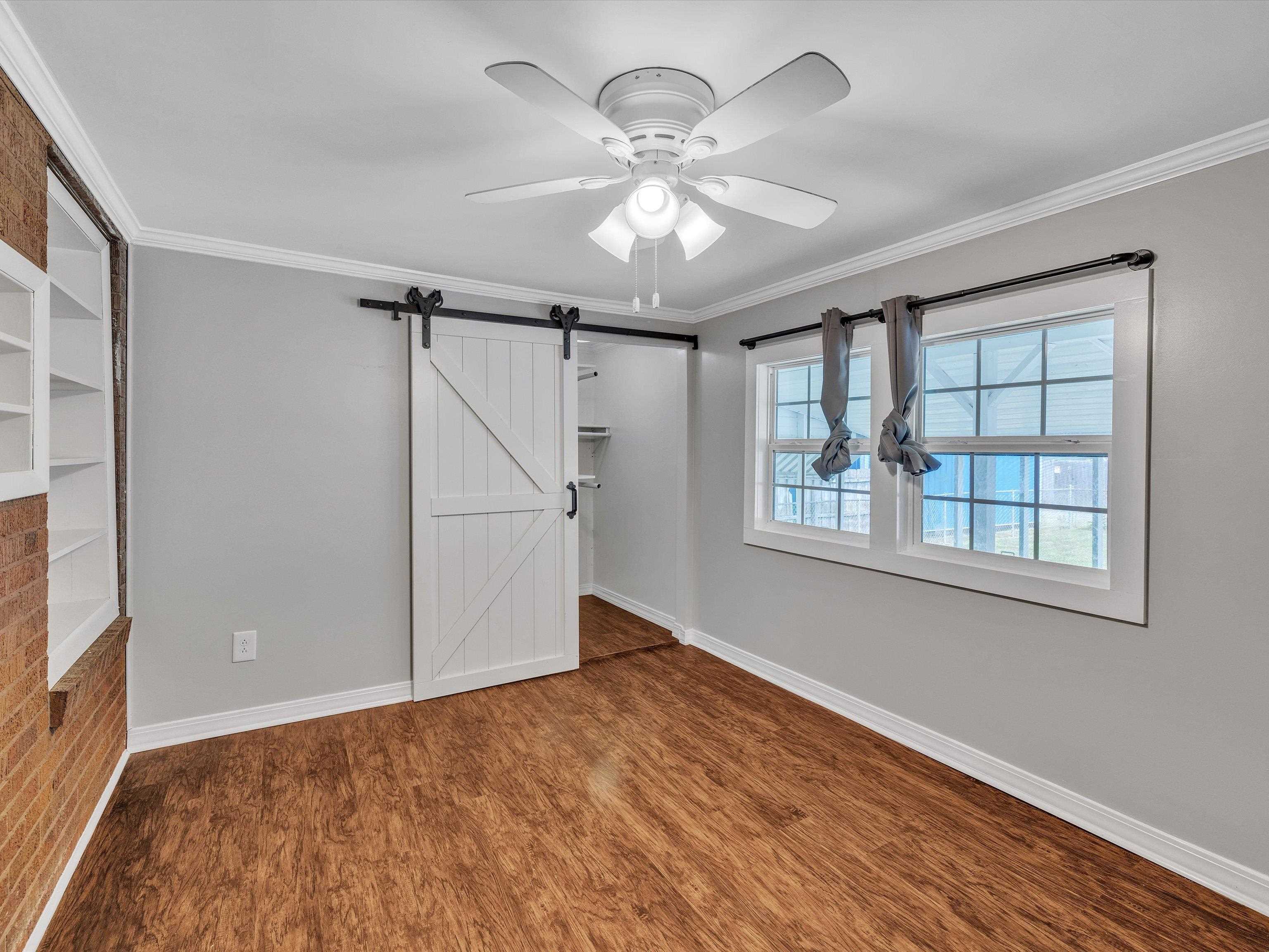 209 E 24th St, Owensboro, Kentucky 42303, 3 Bedrooms Bedrooms, ,1 BathroomBathrooms,Single Family Residence,For Sale,E 24th St,89917