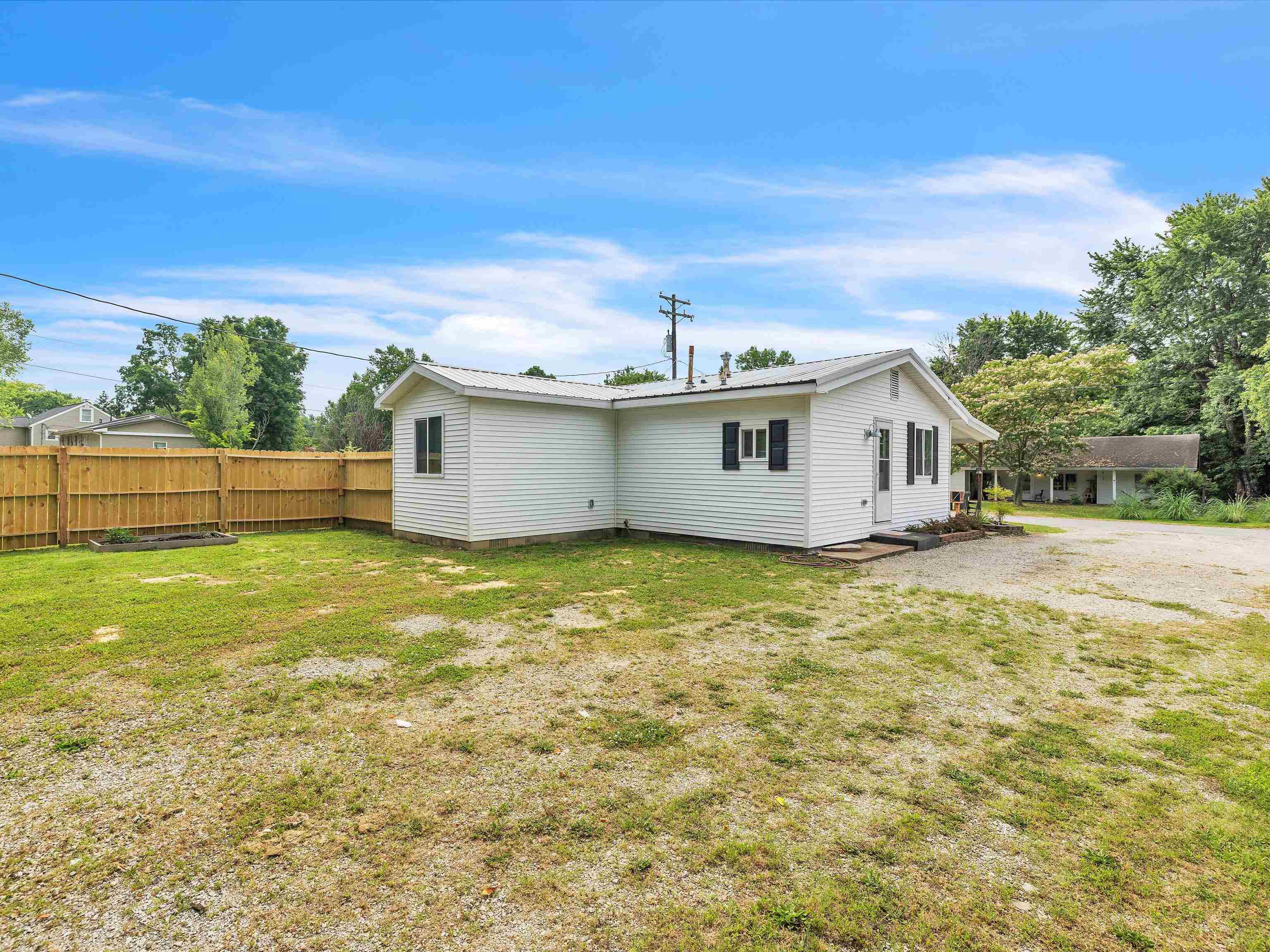 2151 Collier Road, Henderson, Kentucky 42420, 2 Bedrooms Bedrooms, ,1 BathroomBathrooms,Single Family Residence,For Sale,Collier Road,89918