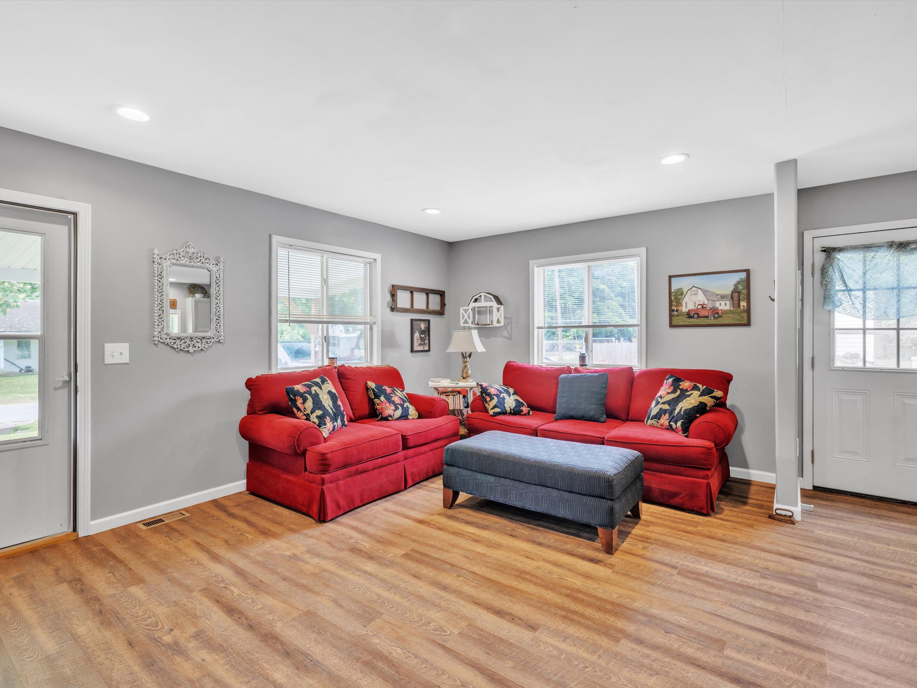 2151 Collier Road, Henderson, Kentucky 42420, 2 Bedrooms Bedrooms, ,1 BathroomBathrooms,Single Family Residence,For Sale,Collier Road,89918