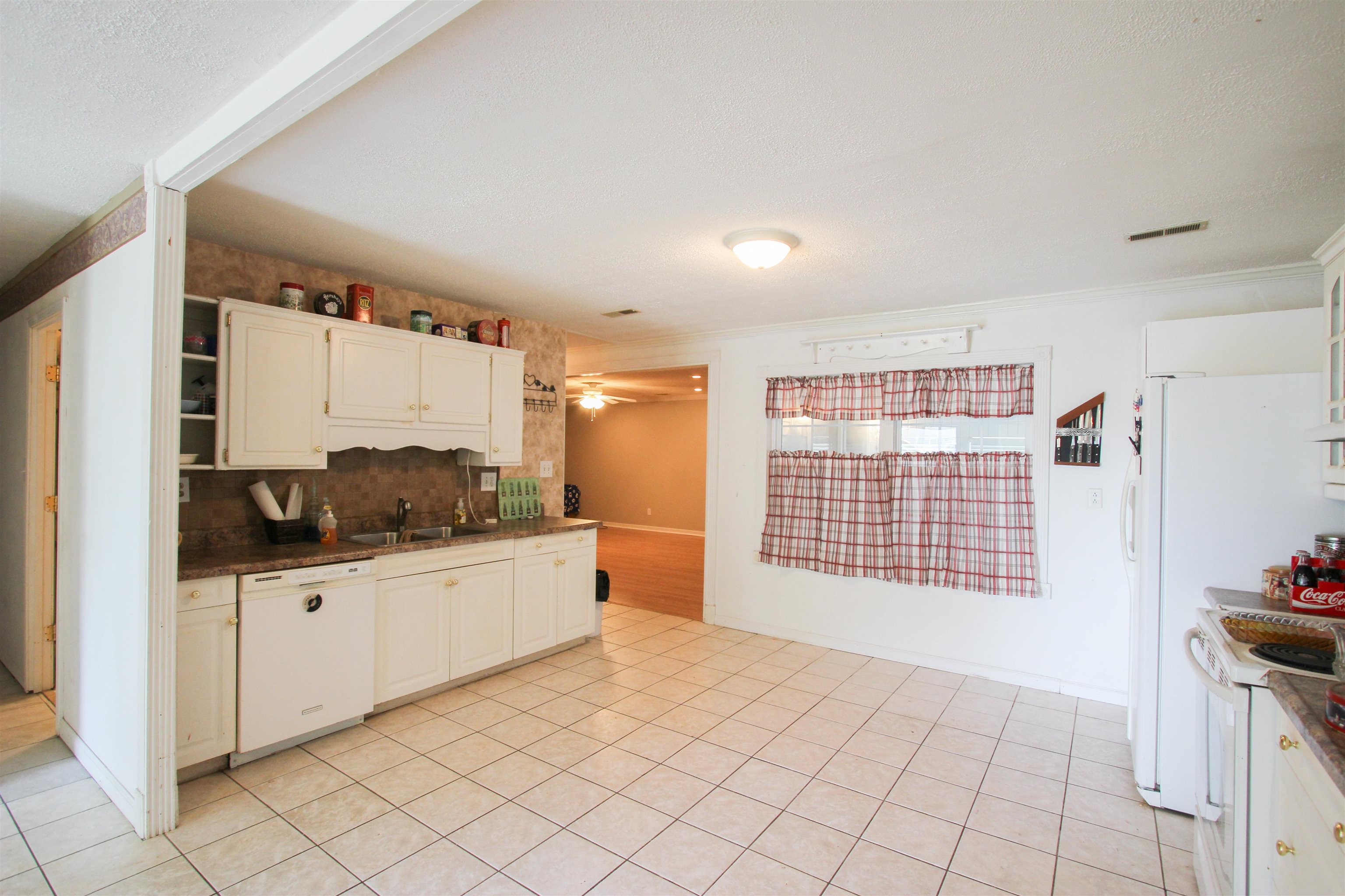 728 Greenbriar Street, Owensboro, Kentucky 42301, 4 Bedrooms Bedrooms, ,1 BathroomBathrooms,Ranch,For Sale,Greenbriar Street,89920