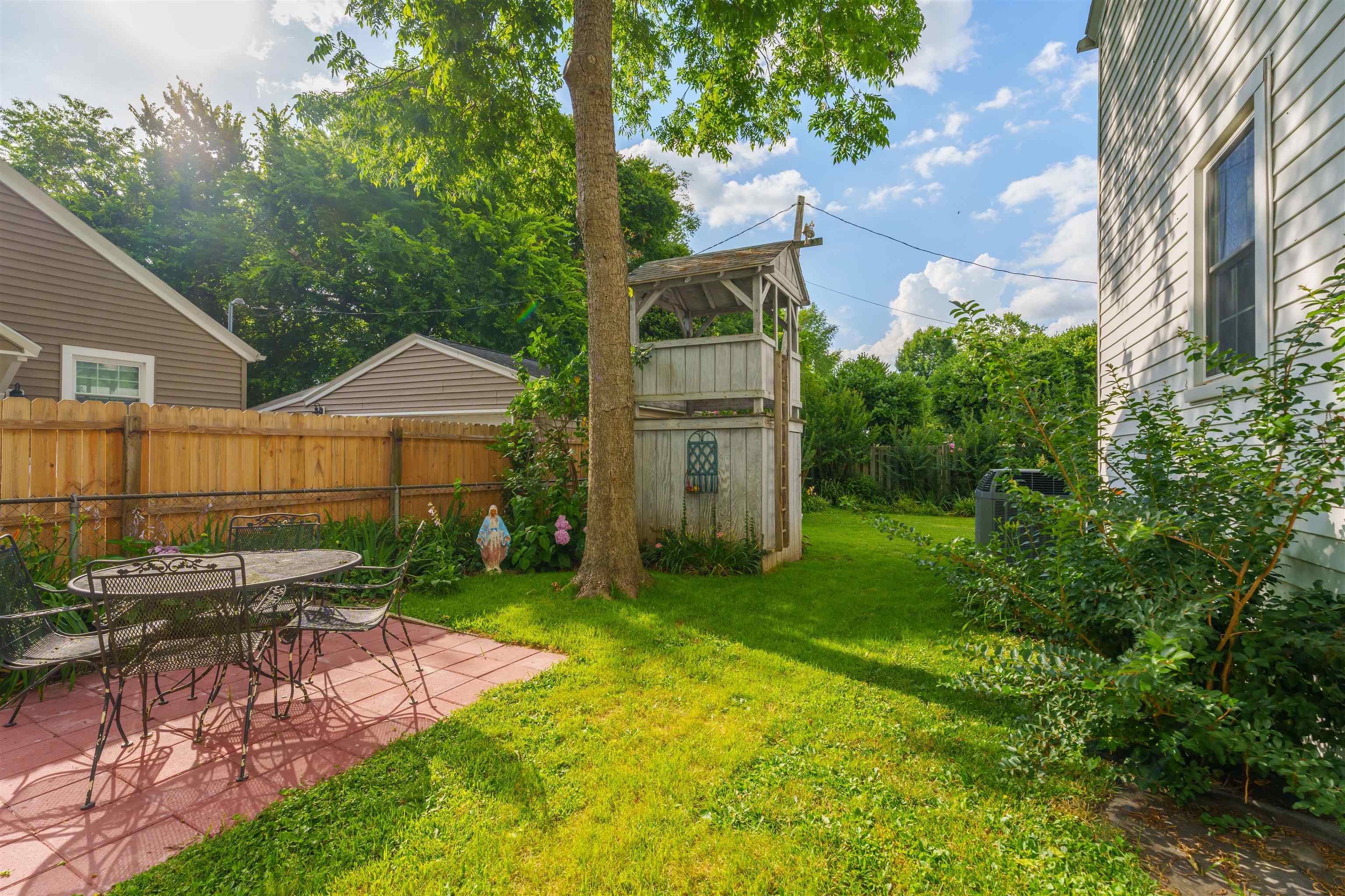 1341 15th Street, Owensboro, Kentucky 42301, 3 Bedrooms Bedrooms, ,2 BathroomsBathrooms,Single Family Residence,For Sale,15th Street,89924