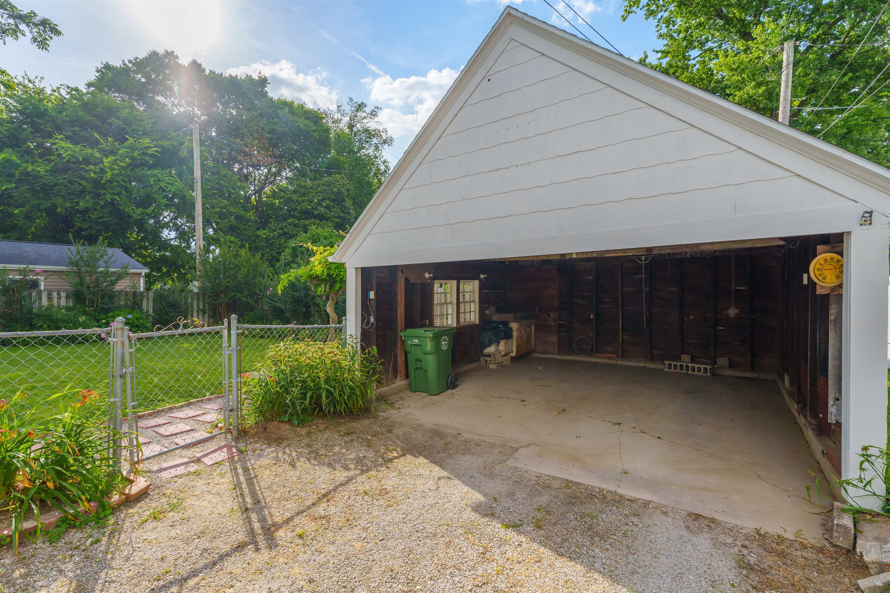 1341 15th Street, Owensboro, Kentucky 42301, 3 Bedrooms Bedrooms, ,2 BathroomsBathrooms,Single Family Residence,For Sale,15th Street,89924