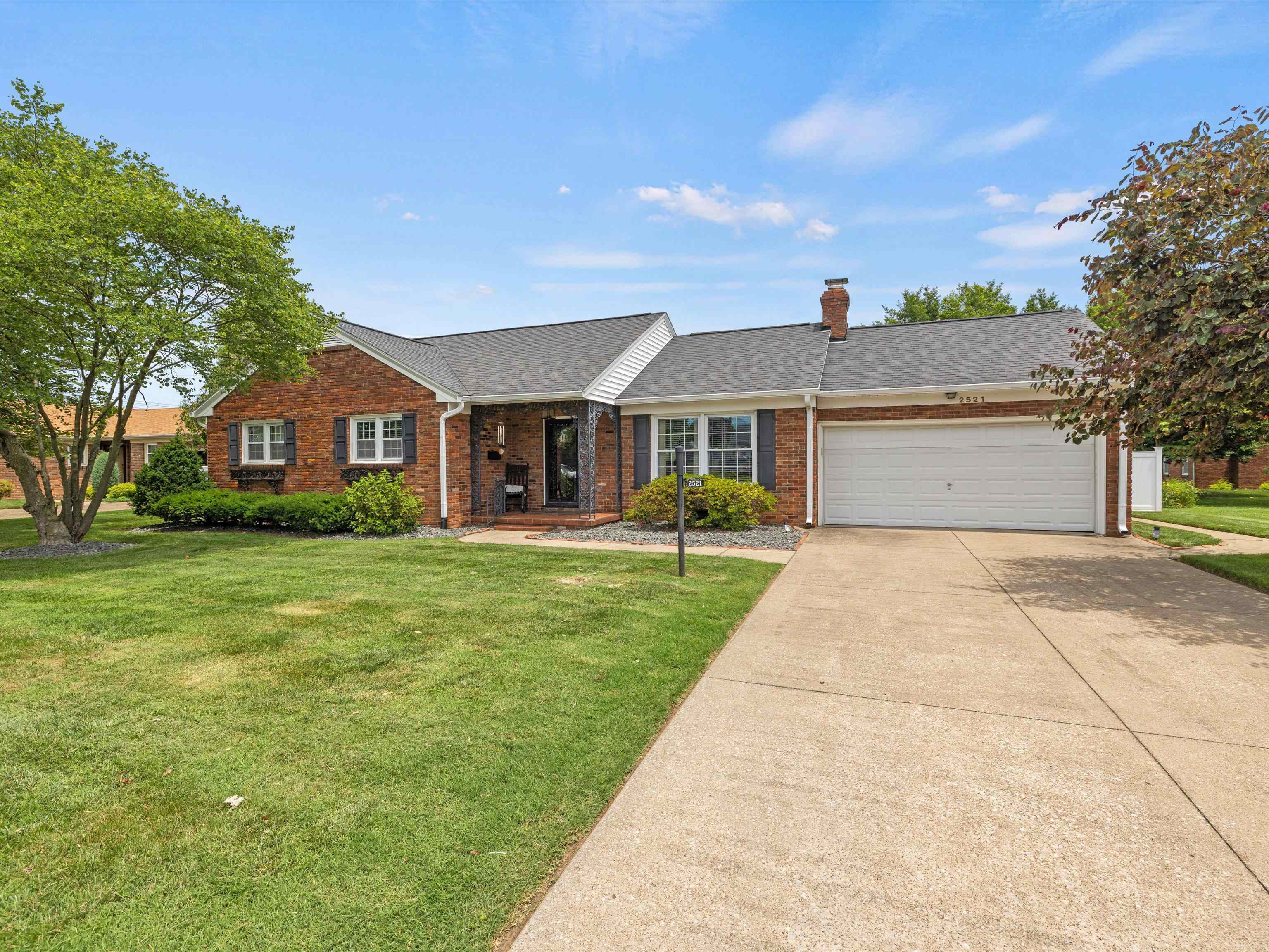 2521 Mayfair Ave, Owensboro, Kentucky 42301, 3 Bedrooms Bedrooms, ,1 BathroomBathrooms,Single Family Residence,For Sale,Mayfair Ave,89931