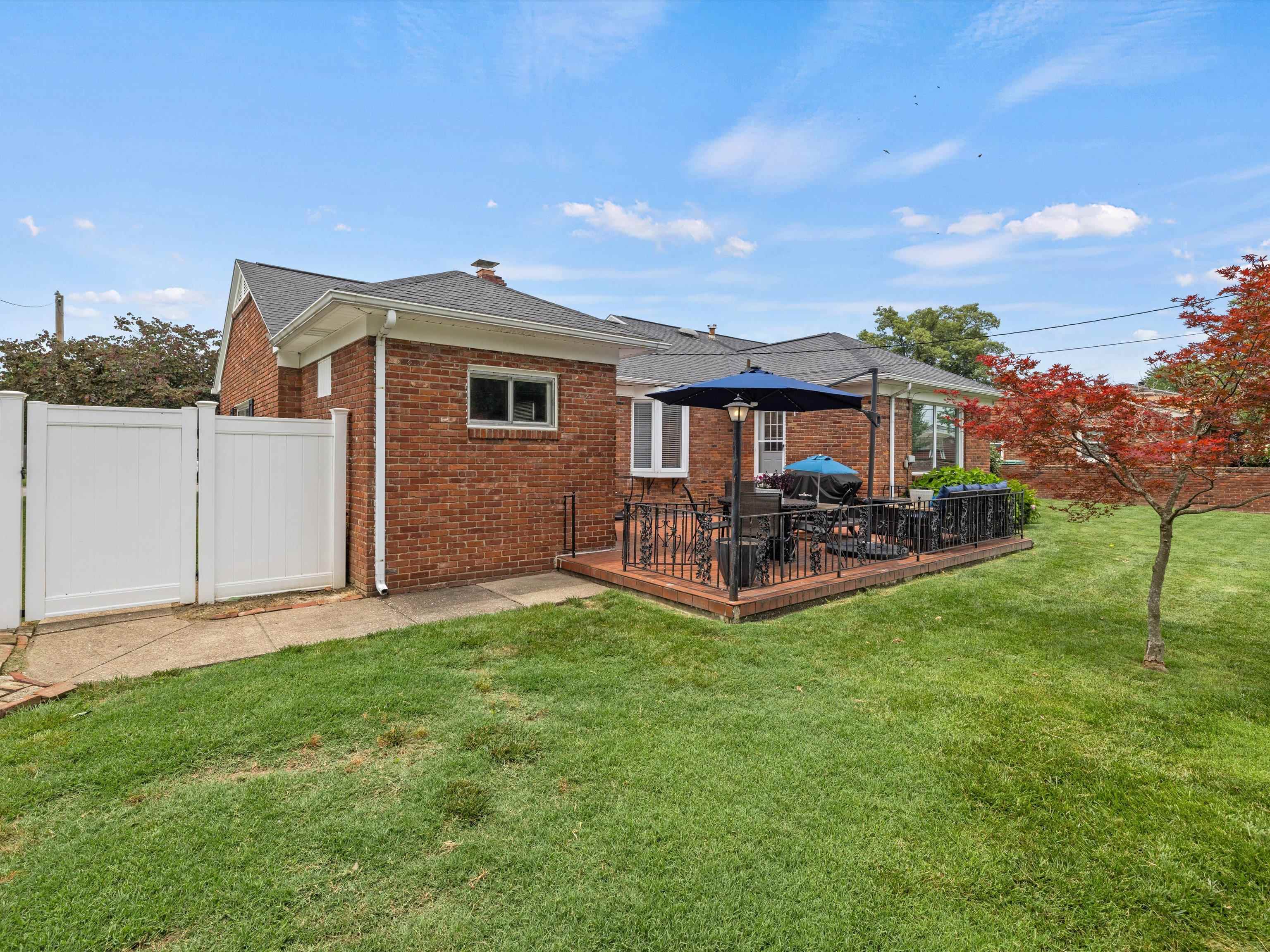 2521 Mayfair Ave, Owensboro, Kentucky 42301, 3 Bedrooms Bedrooms, ,1 BathroomBathrooms,Single Family Residence,For Sale,Mayfair Ave,89931