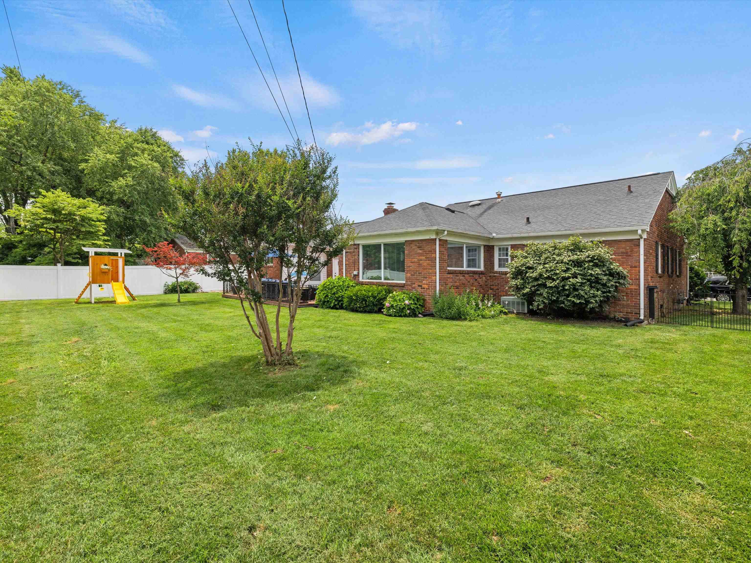 2521 Mayfair Ave, Owensboro, Kentucky 42301, 3 Bedrooms Bedrooms, ,1 BathroomBathrooms,Single Family Residence,For Sale,Mayfair Ave,89931