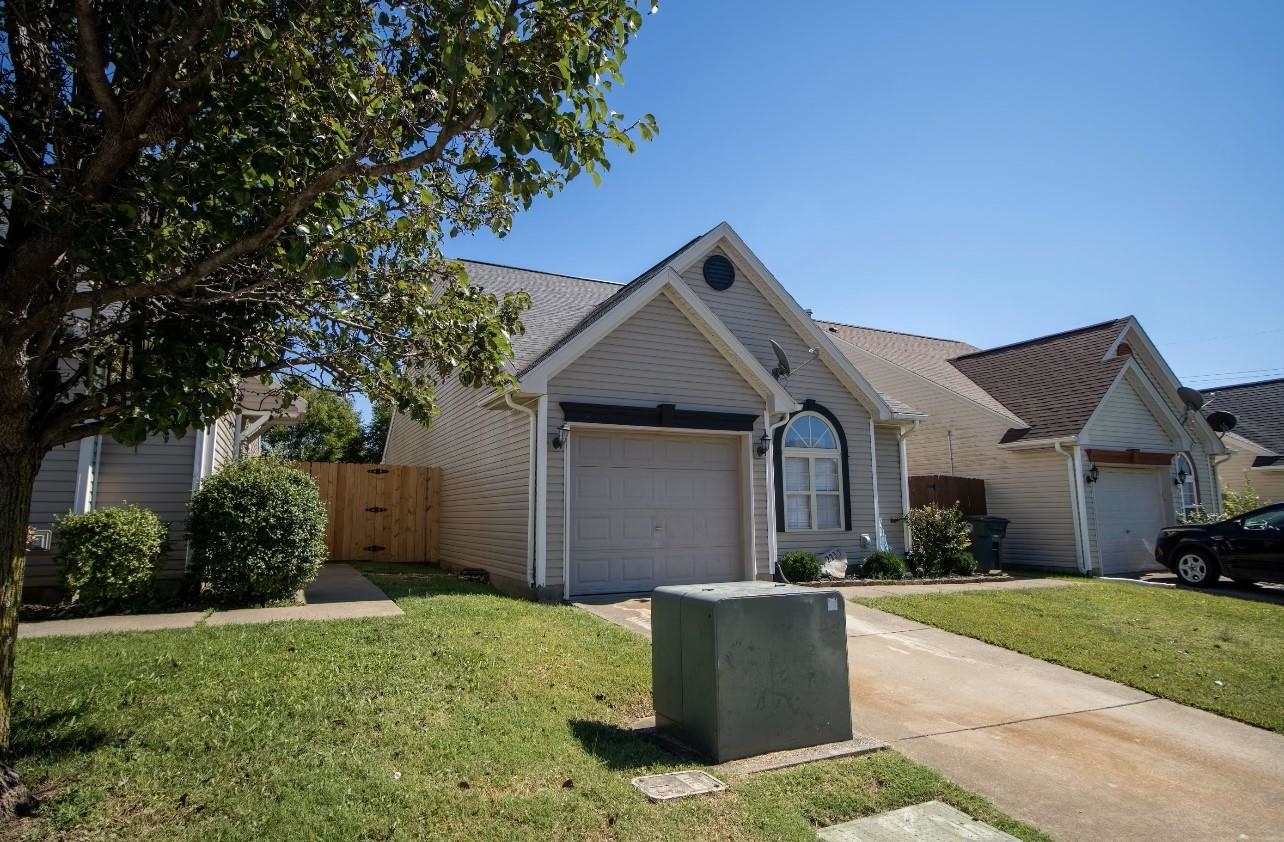 2233 Village Run Dr, Owensboro, Kentucky 42303, 3 Bedrooms Bedrooms, ,2 BathroomsBathrooms,Single Family Residence,For Sale,Village Run Dr,89933