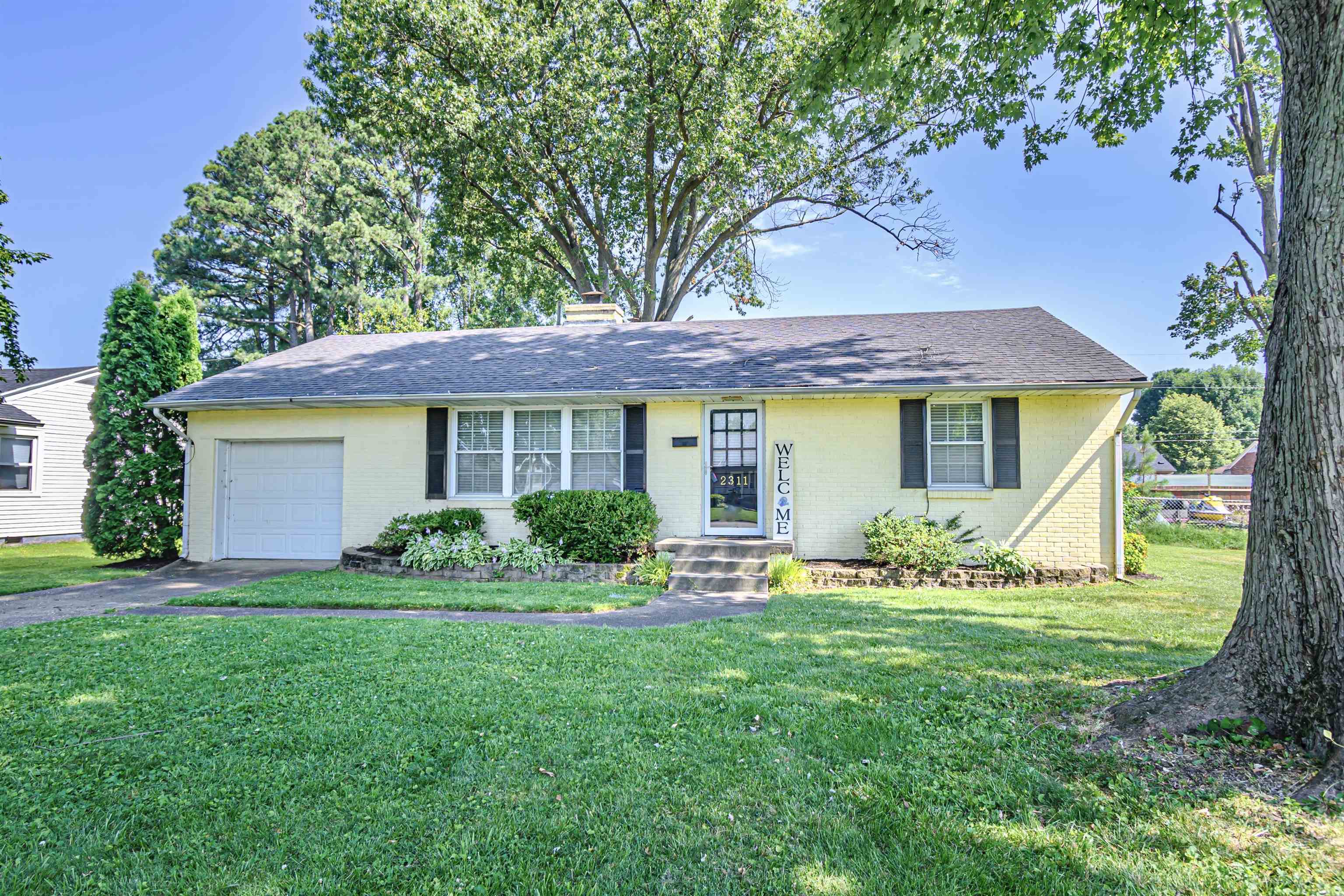 2311 York St., Owensboro, Kentucky 42301, 2 Bedrooms Bedrooms, ,1 BathroomBathrooms,Single Family Residence,For Sale,York St.,89934
