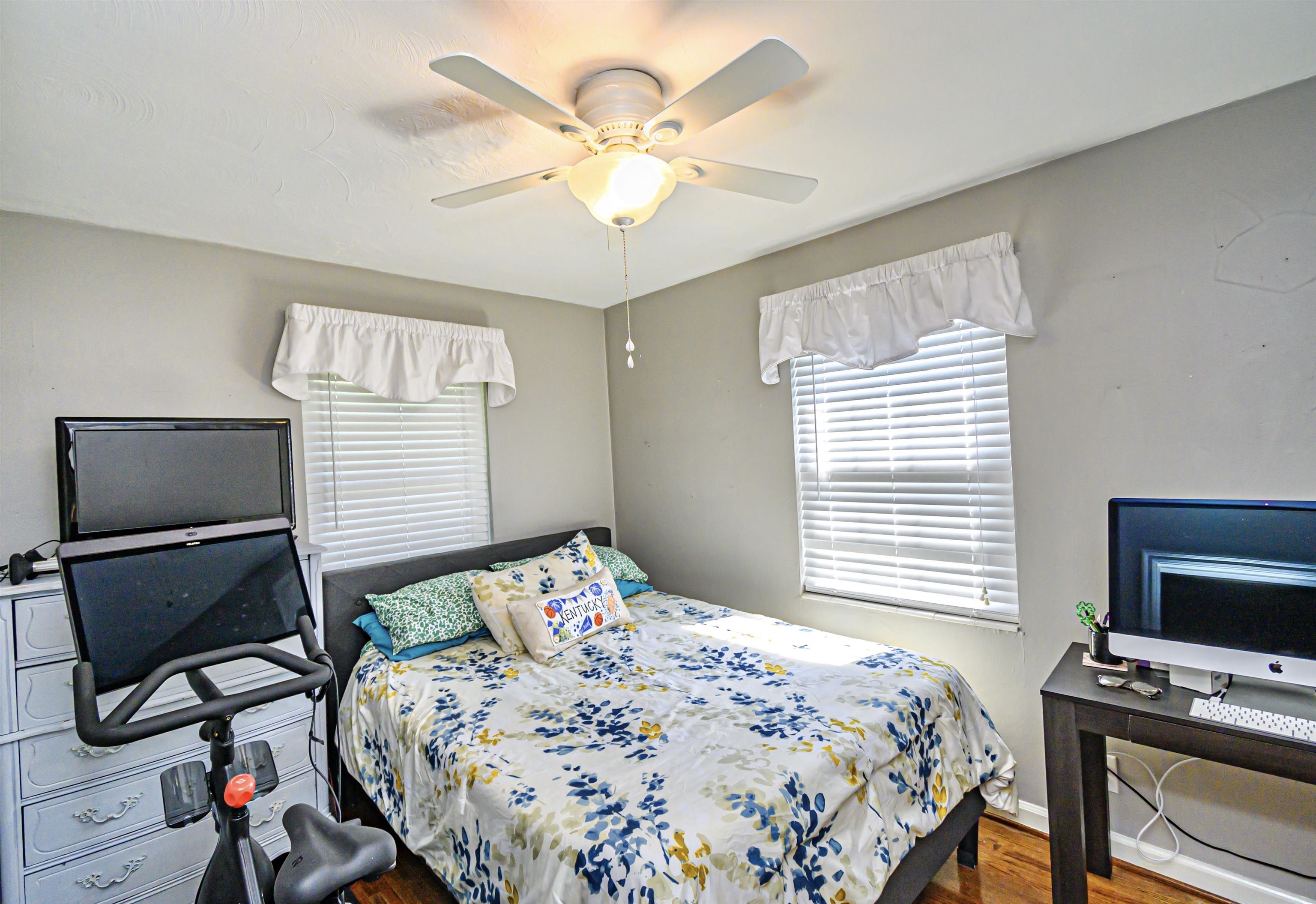 2311 York St., Owensboro, Kentucky 42301, 2 Bedrooms Bedrooms, ,1 BathroomBathrooms,Single Family Residence,For Sale,York St.,89934