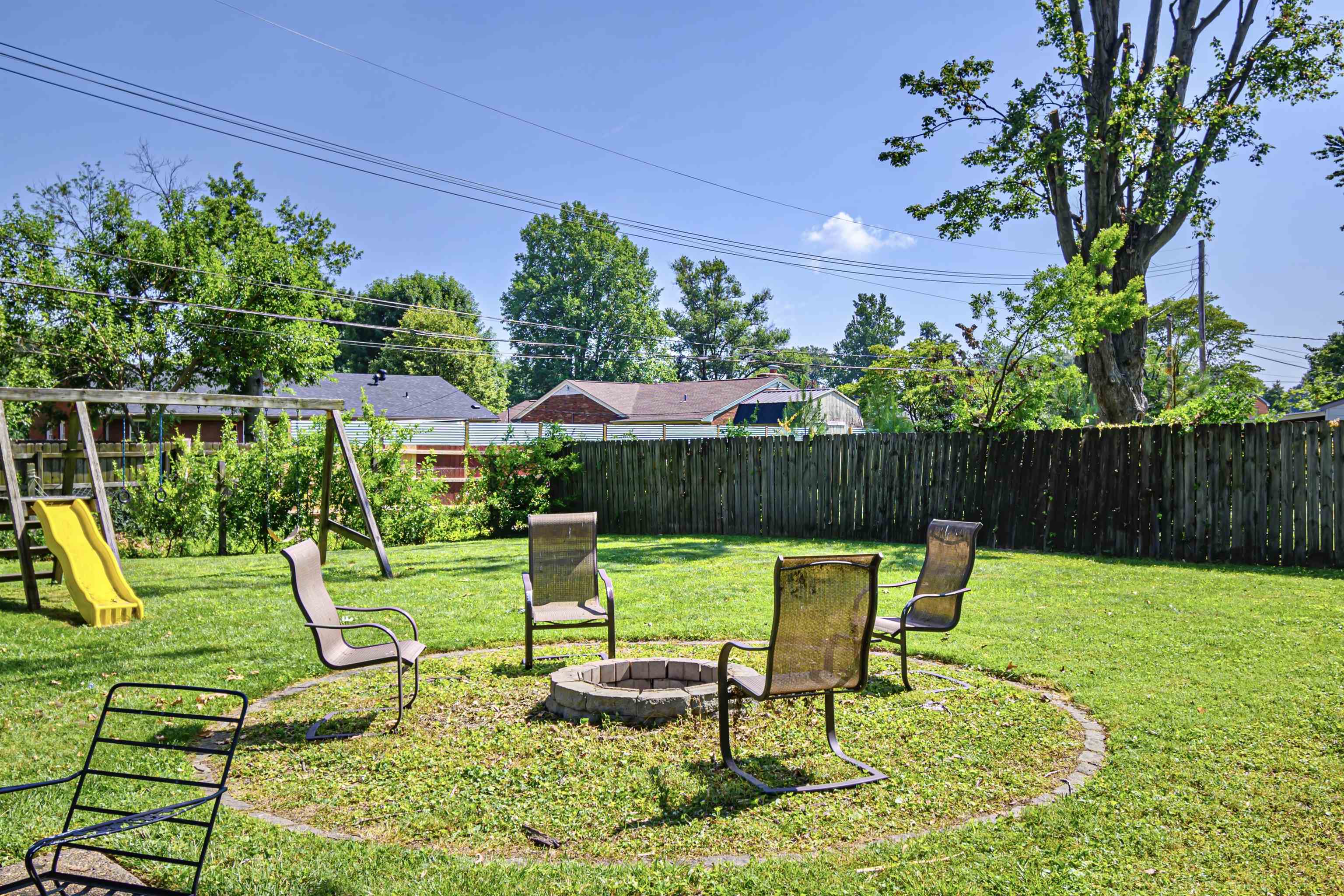 2311 York St., Owensboro, Kentucky 42301, 2 Bedrooms Bedrooms, ,1 BathroomBathrooms,Single Family Residence,For Sale,York St.,89934