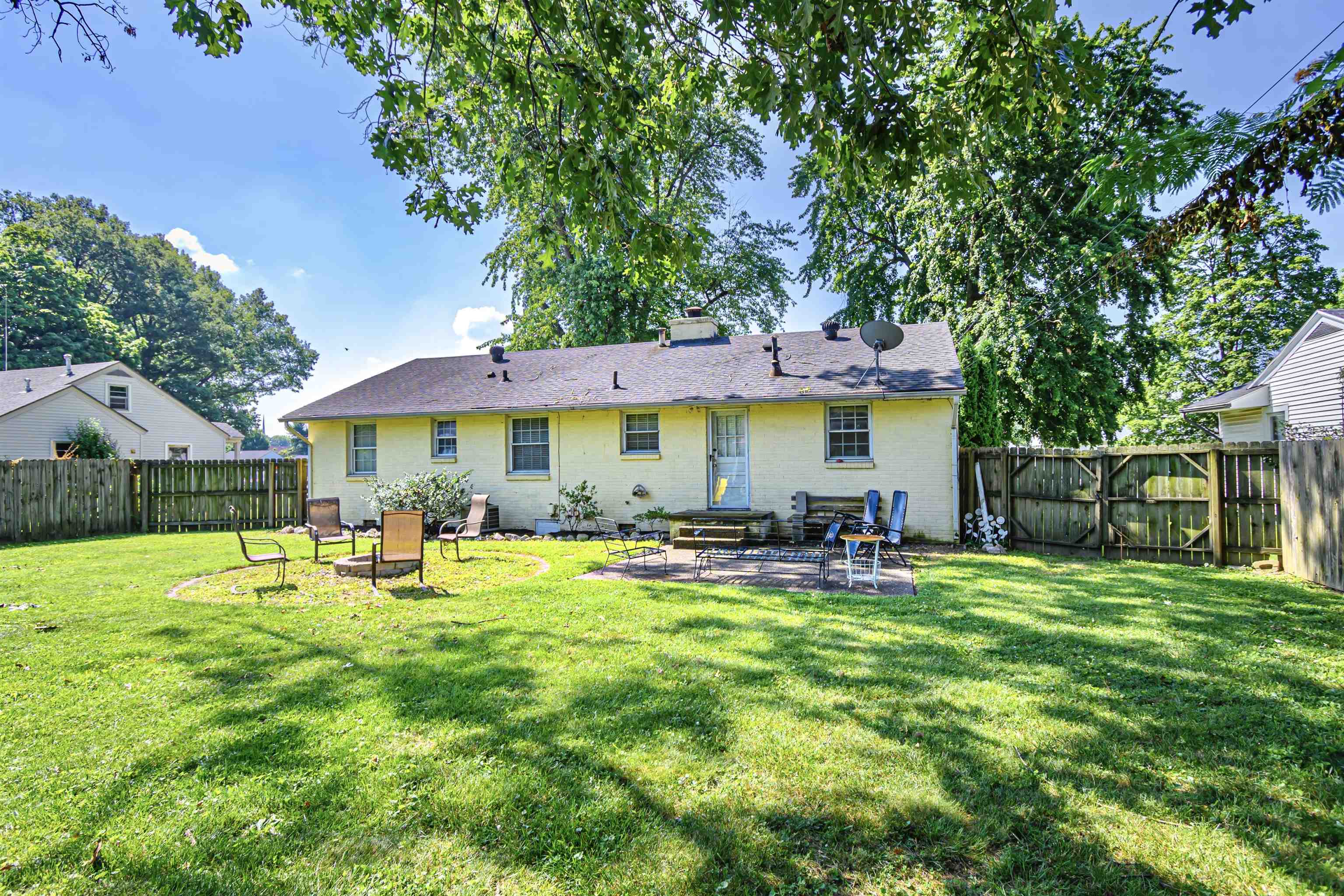 2311 York St., Owensboro, Kentucky 42301, 2 Bedrooms Bedrooms, ,1 BathroomBathrooms,Single Family Residence,For Sale,York St.,89934